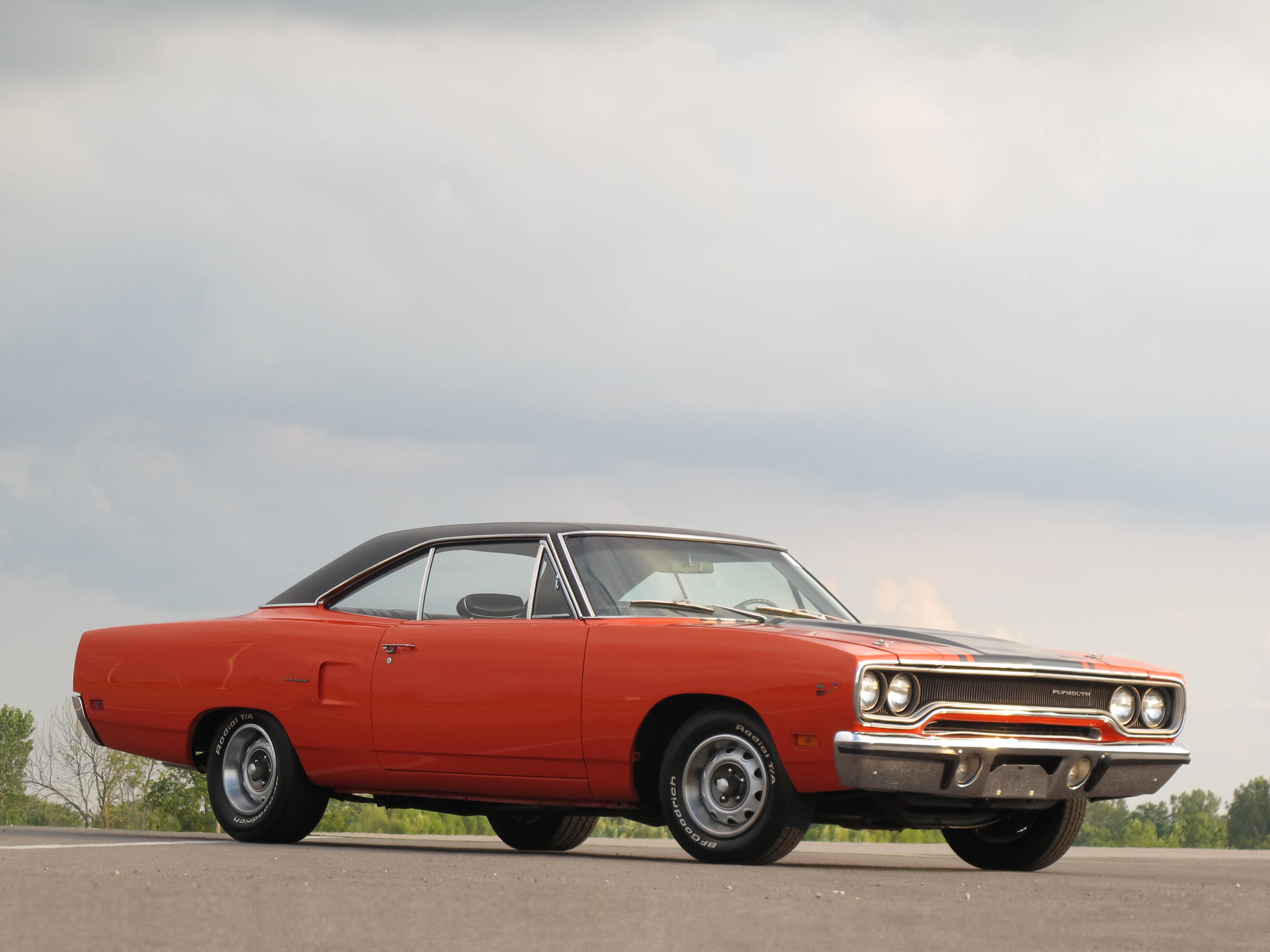 Plymouth Road Runner Muscle Cars Classic Wallpaper Background
