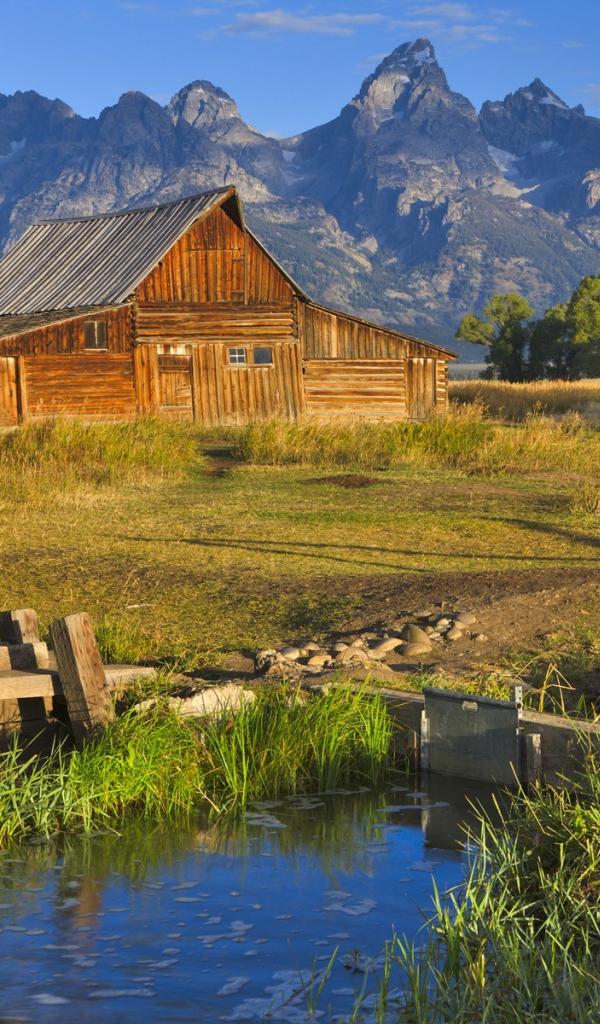 Wyoming Barn Wallpaper