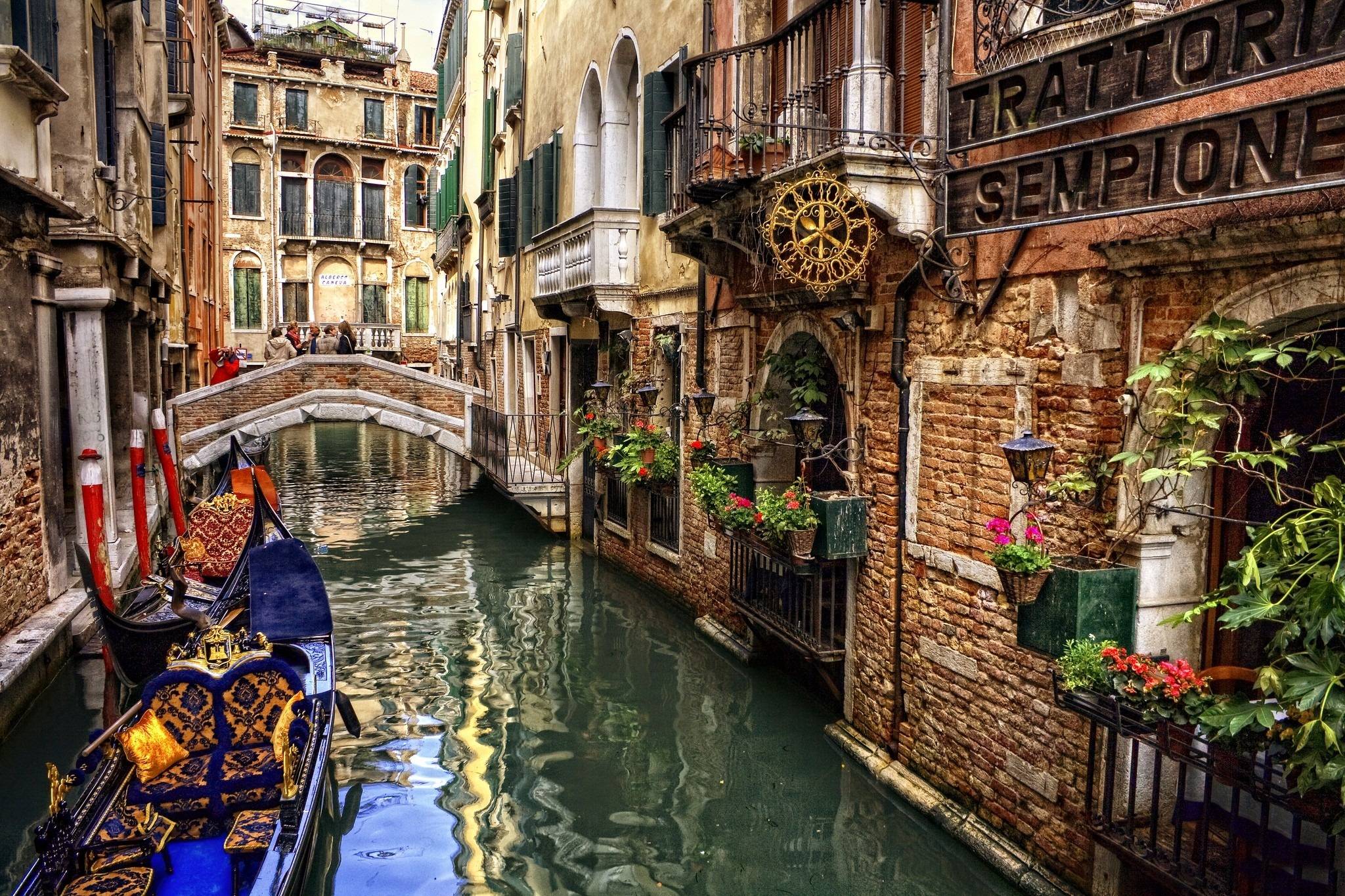 Miễn phí tải những hình nền đẹp nhất về Italy từ mọi góc độ, để trang trí cho máy tính của bạn. Tận hưởng những cảnh đẹp tuyệt vời với những hình nền đẹp nhất Italy, để cảm nhận vẻ đẹp hùng vĩ của đất nước này.