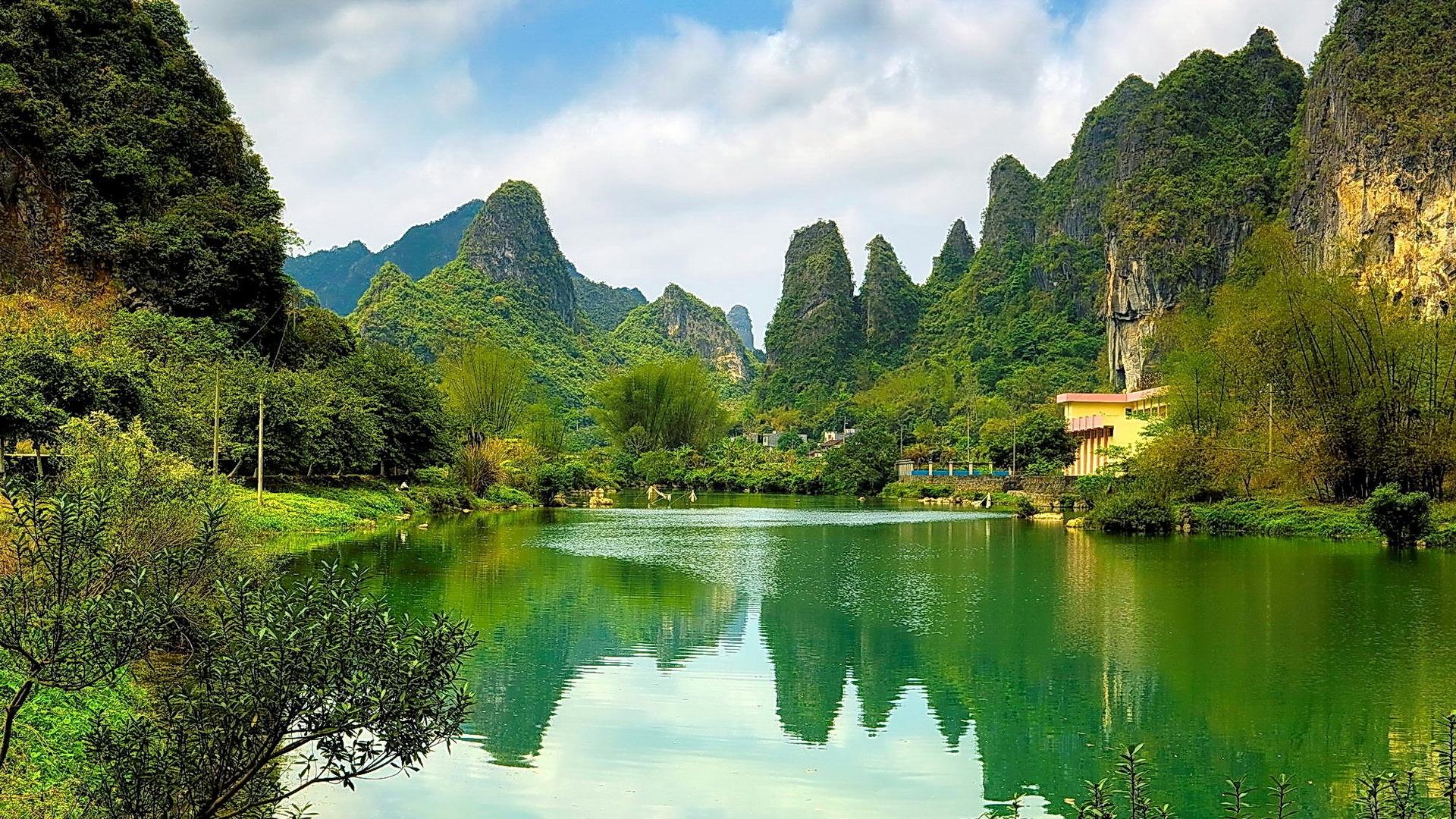 Stunning Windows Wallpaper HD Image Collection