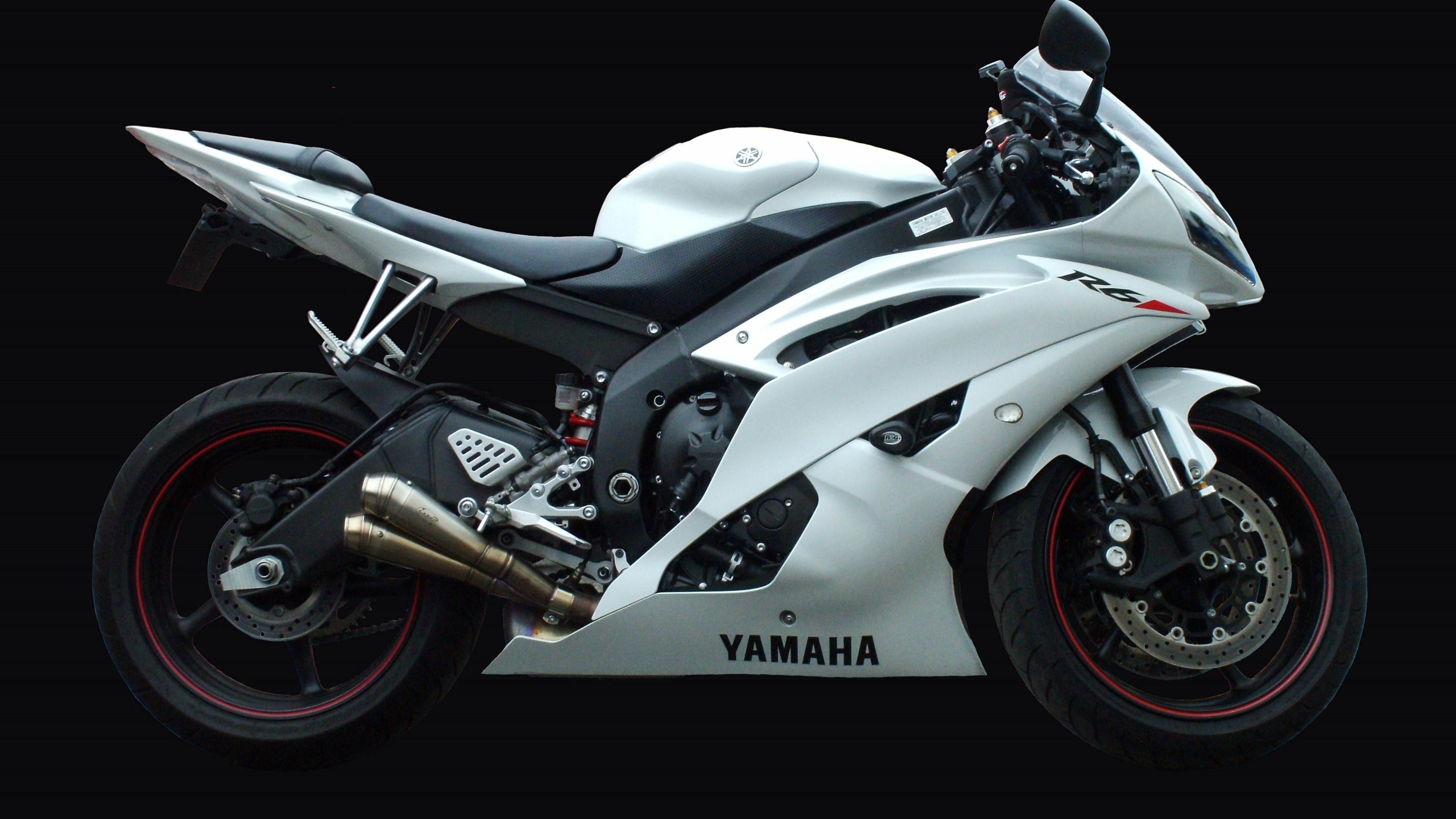 com White Black Yamaha YZF 6R 4K Wallpaper