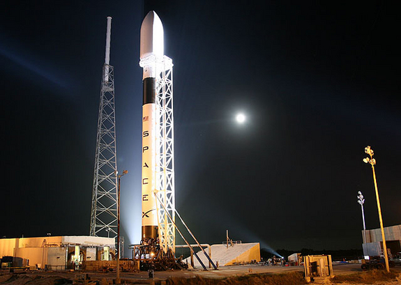 Simplistic SpaceX Wallpaper showing various Falcon rocket