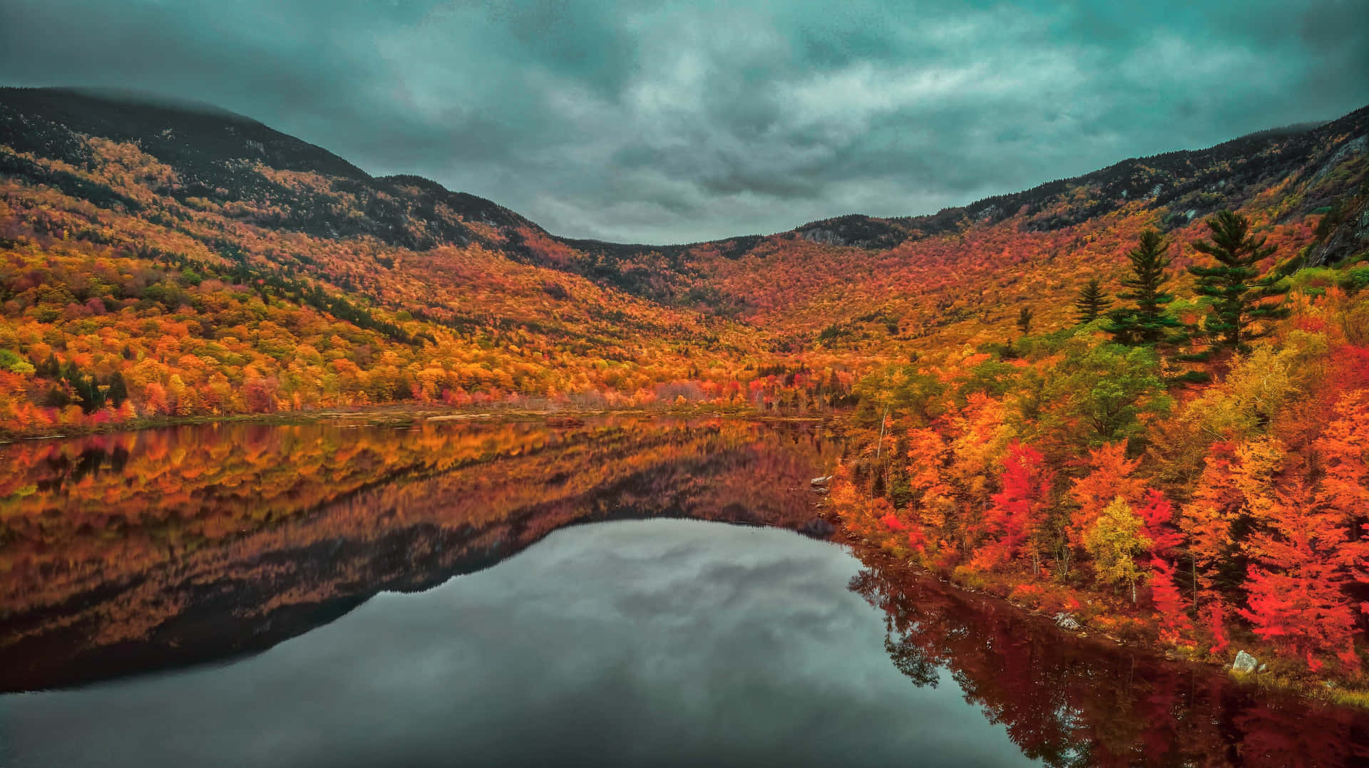 New England Autumn Wallpaper