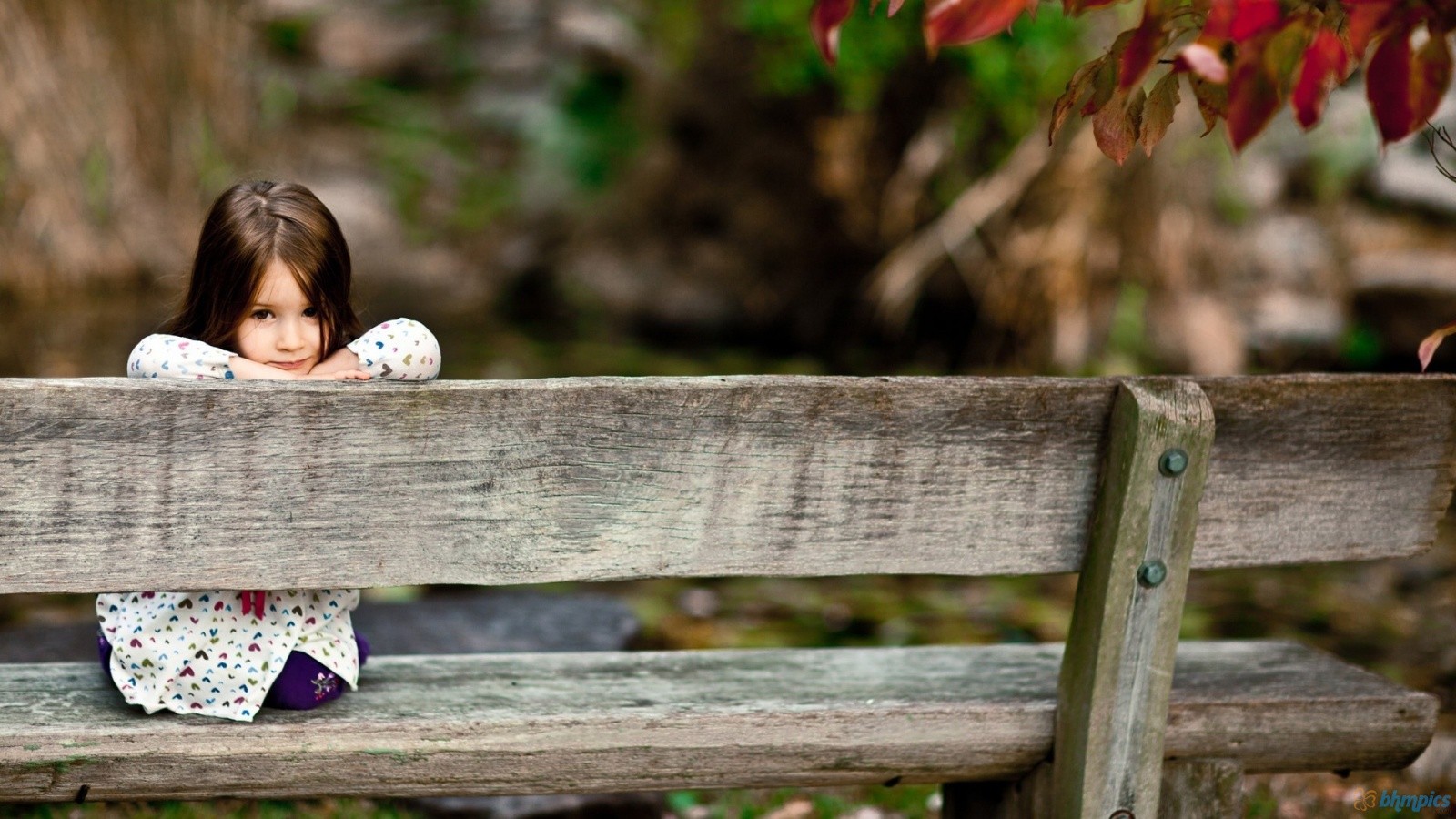 Cute Baby Little Girl Waiting On The Bench HD Wallpaper