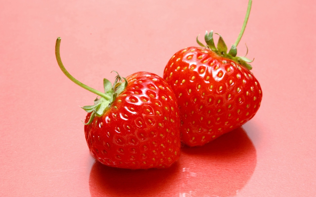 Strawberries wallpaper 1280x800