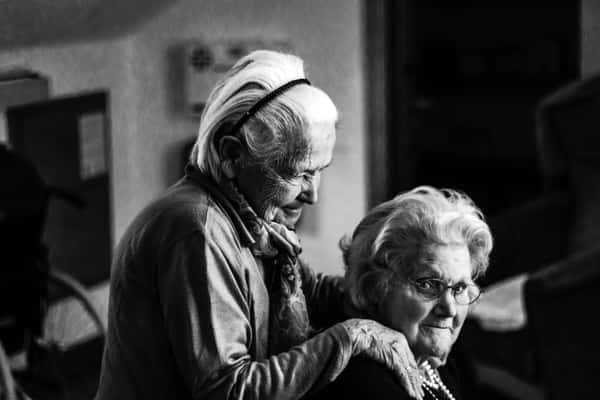 Portrait Of A Mature Old Woman Wallpaper