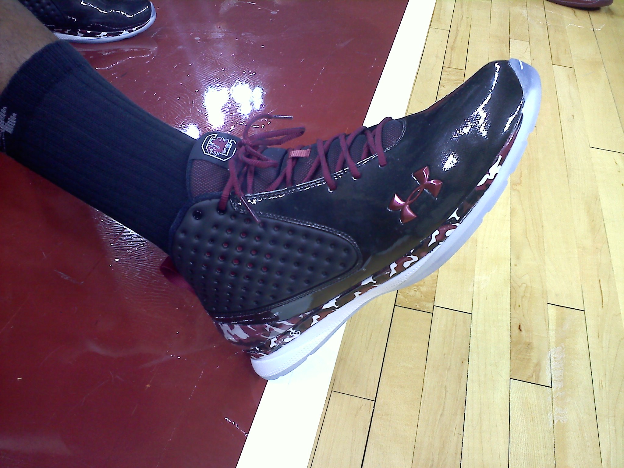 garnet and black under armour shoes
