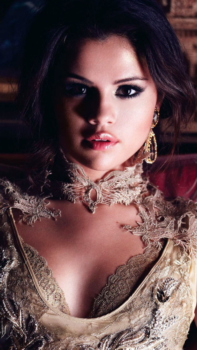 Selena Gomez Fashion Makeup Wallpaper iPhone
