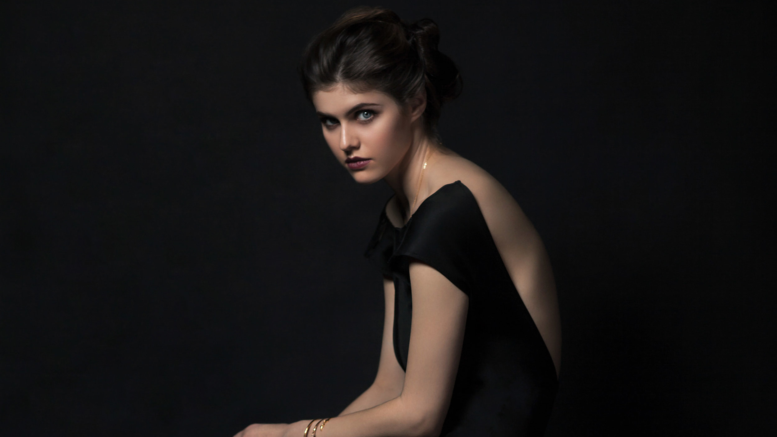 Alexandra Daddario Laptop Hd 4k Wallpaper Image