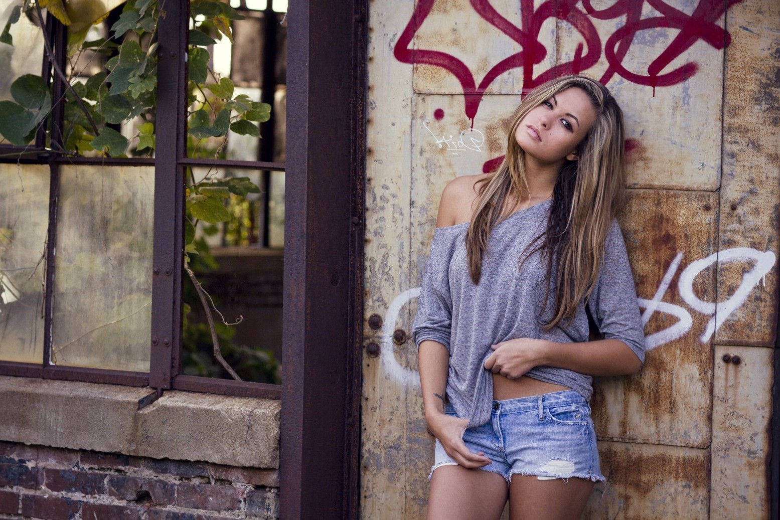 Women Model Wallpaper HD