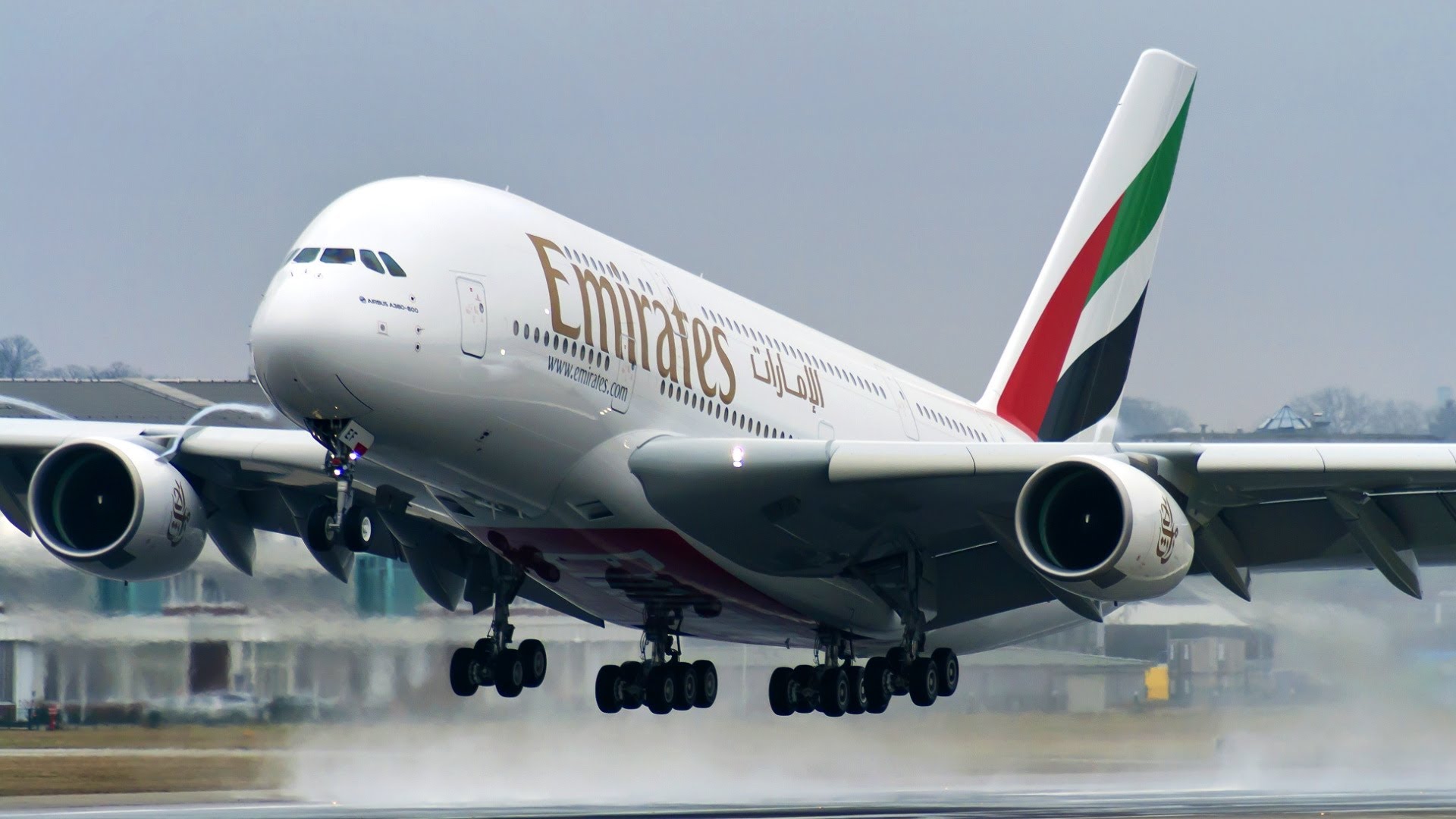 The Airbus A380 Emirates airline takes off wallpapers and images