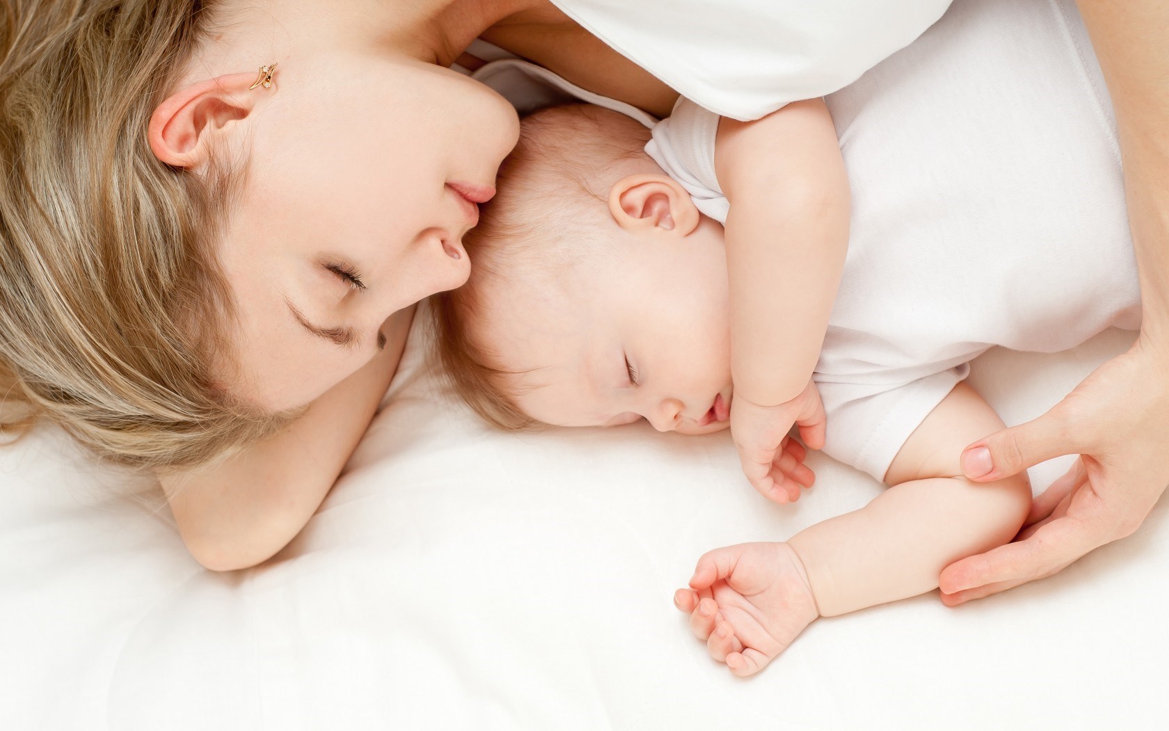 Mother And Baby Wallpaper