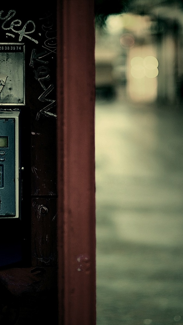 Worn Out Payphone iPhone Wallpaper