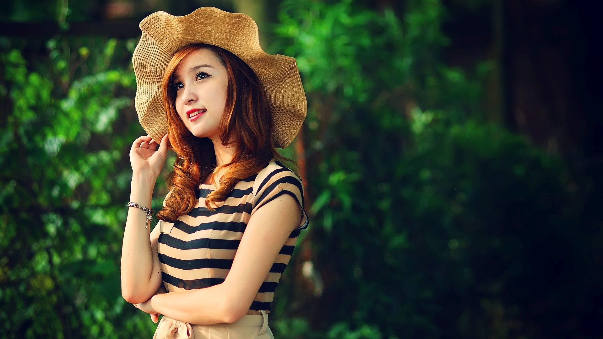Beautiful Girl Wallpaper HD