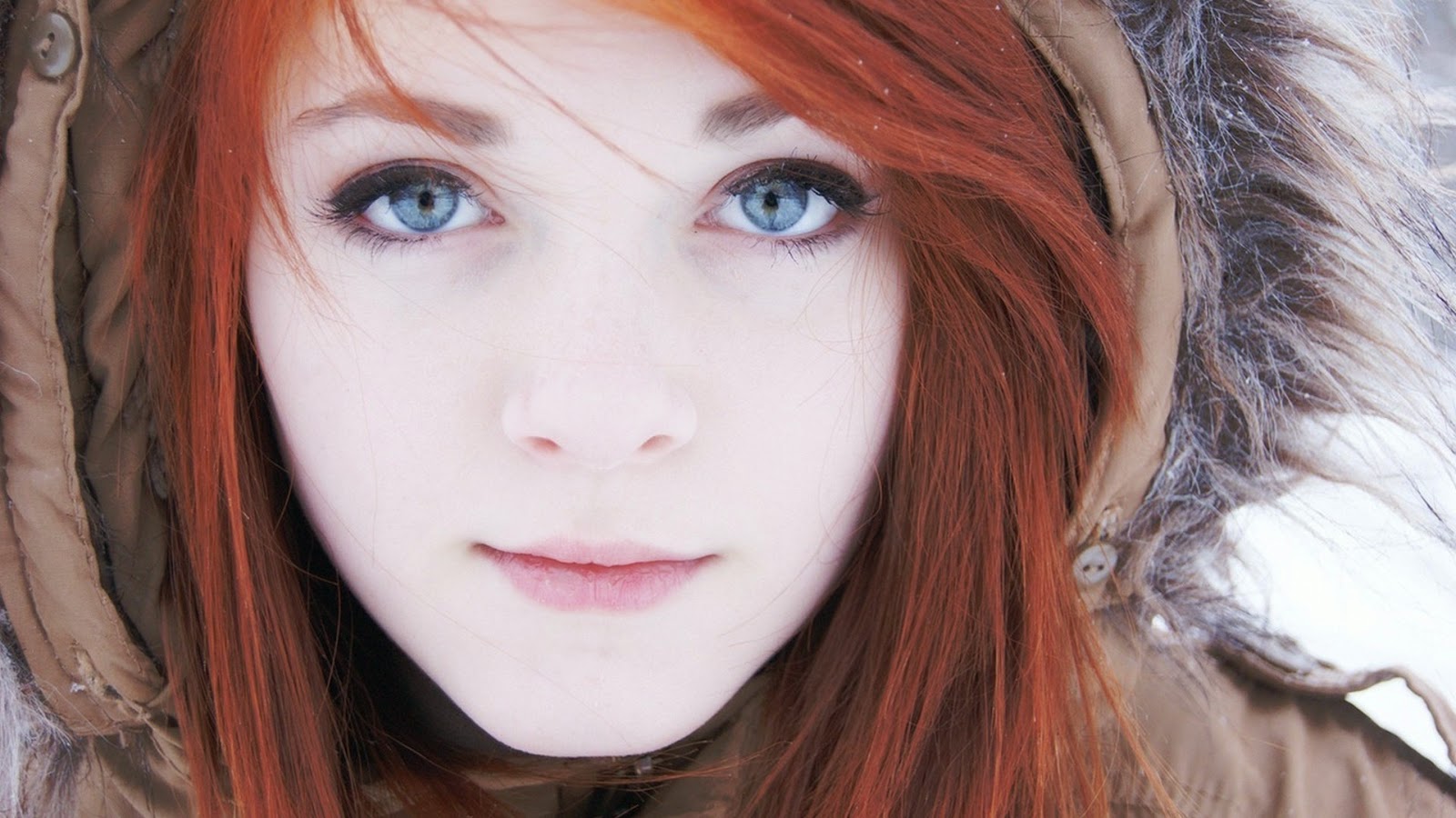 Beautiful Redhead Girl Wallpaper Full HD Pictures
