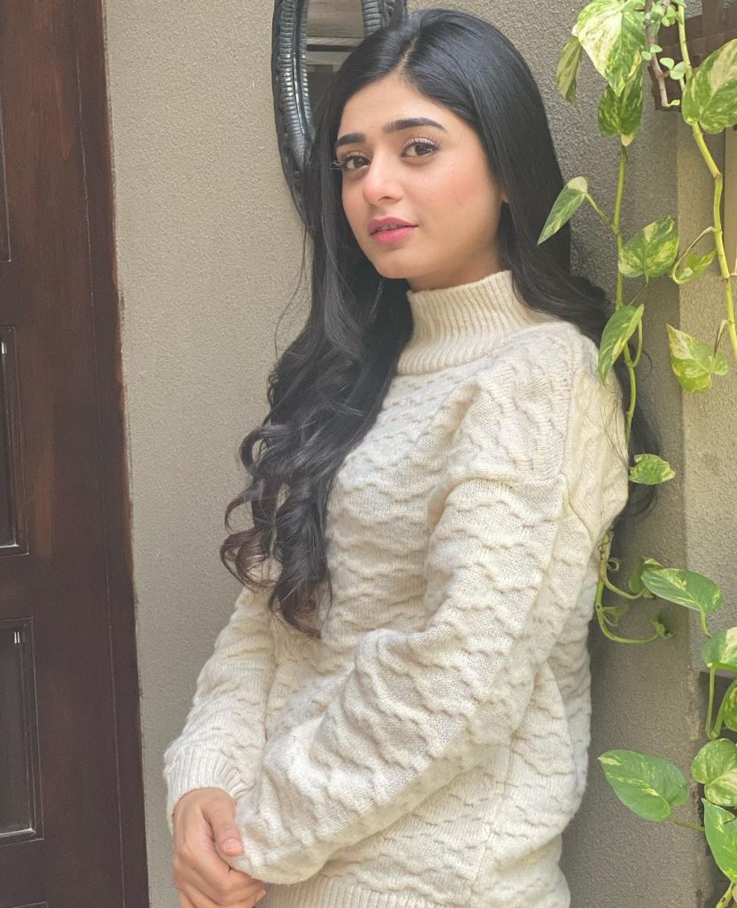 Recent Alluring Pictures Of Sehar Khan Reviewitpk 831x1024