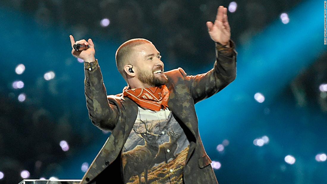 Justin Timberlake Pays Tribute To Prince During Super Bowl