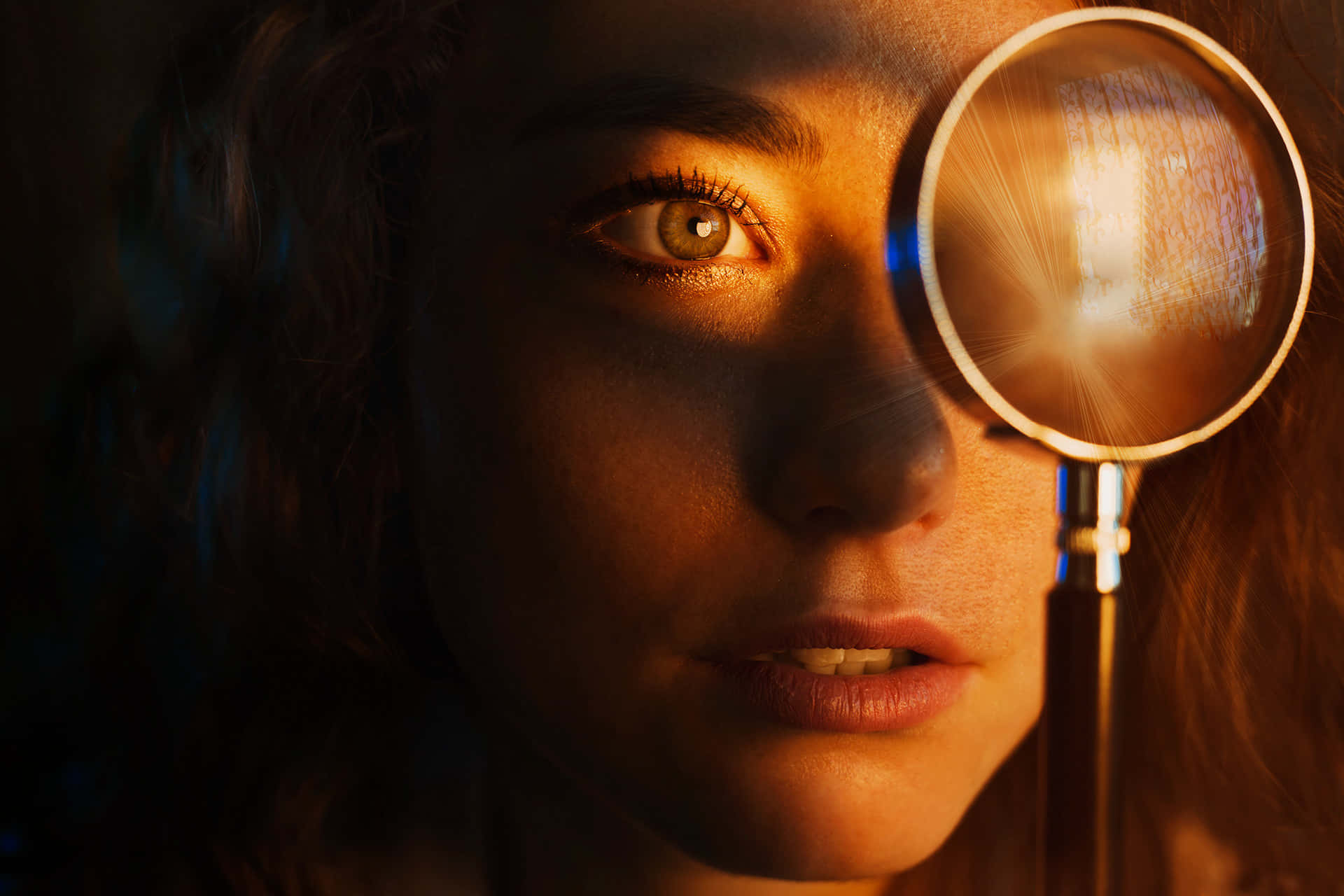 Magnifying Glass Wallpaper