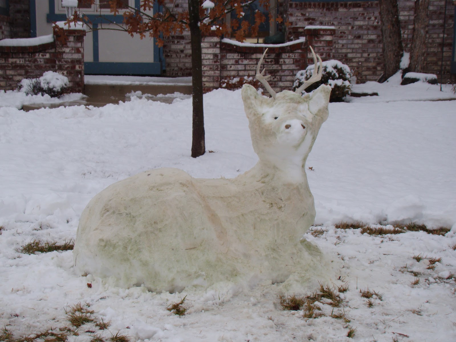 Whitetail Deer In Snow Wallpaper Deer snow sculpture