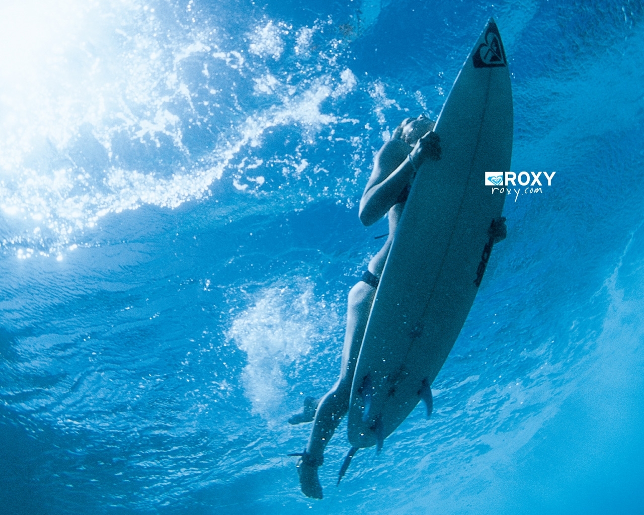 Roxy Surfing Wallpaper