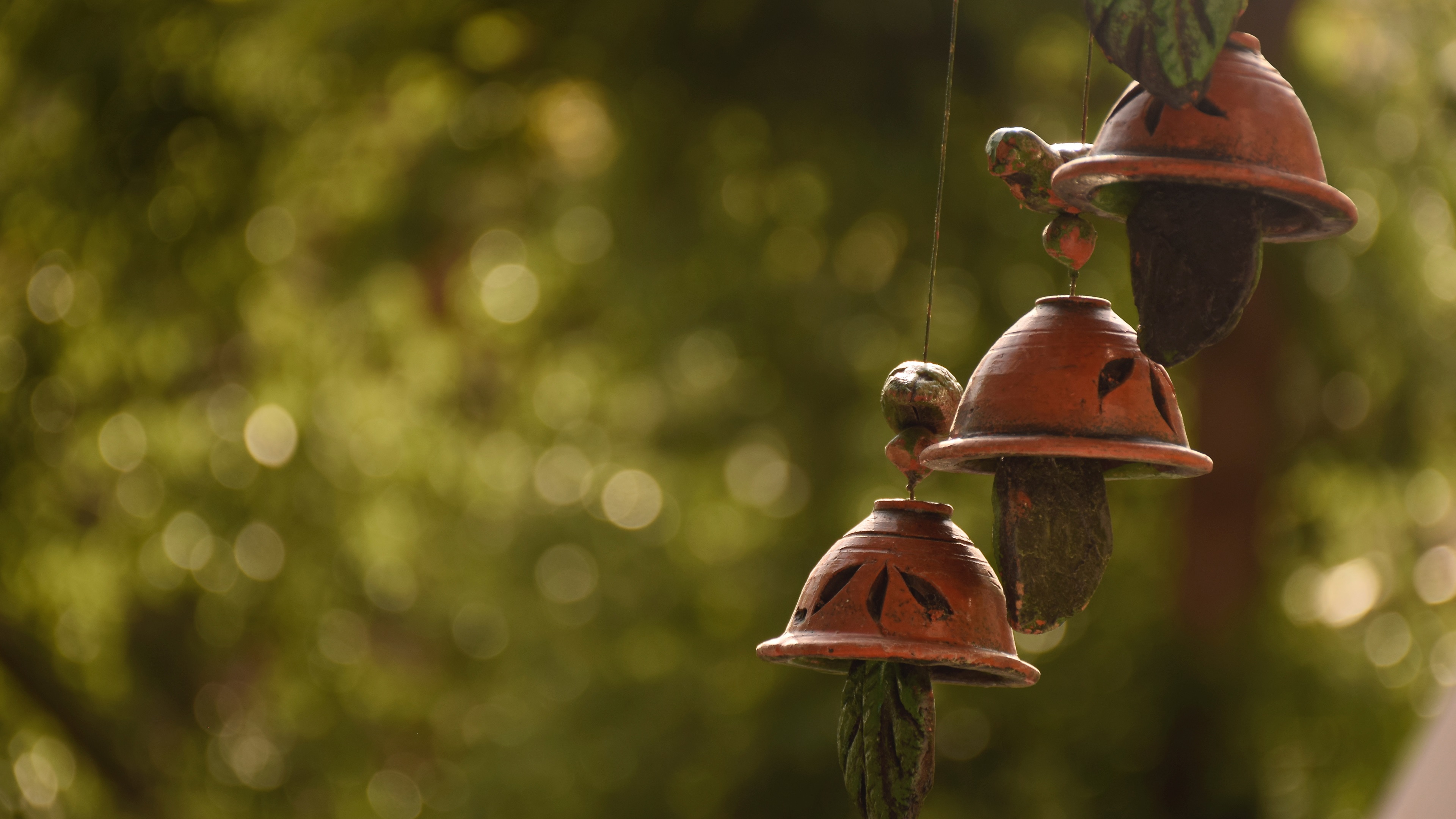 Wallpaper Suspension Porcelain Wind Chimes UHD 4k