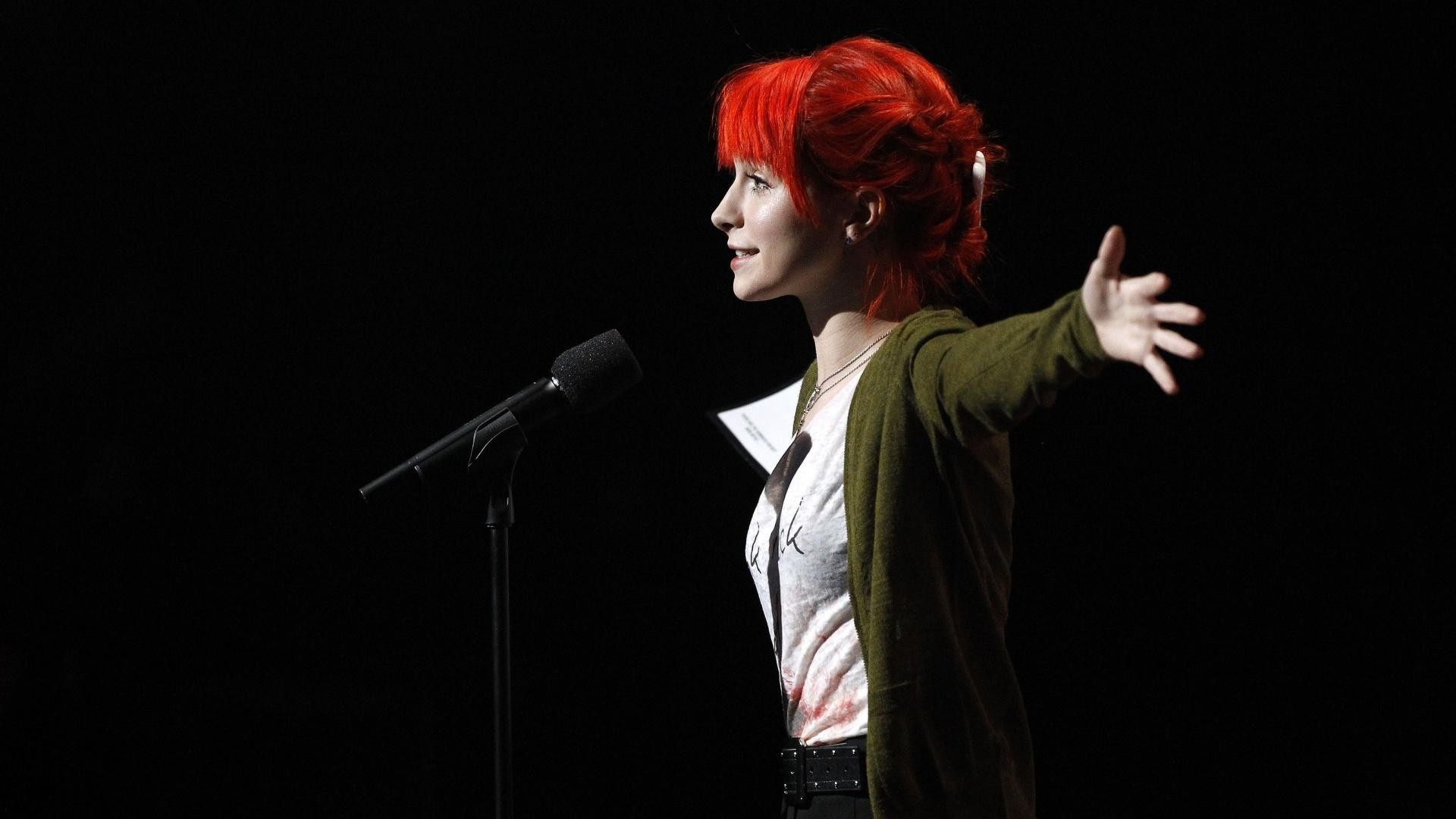 Hayley Williams On Stage Desktop Pc And Mac