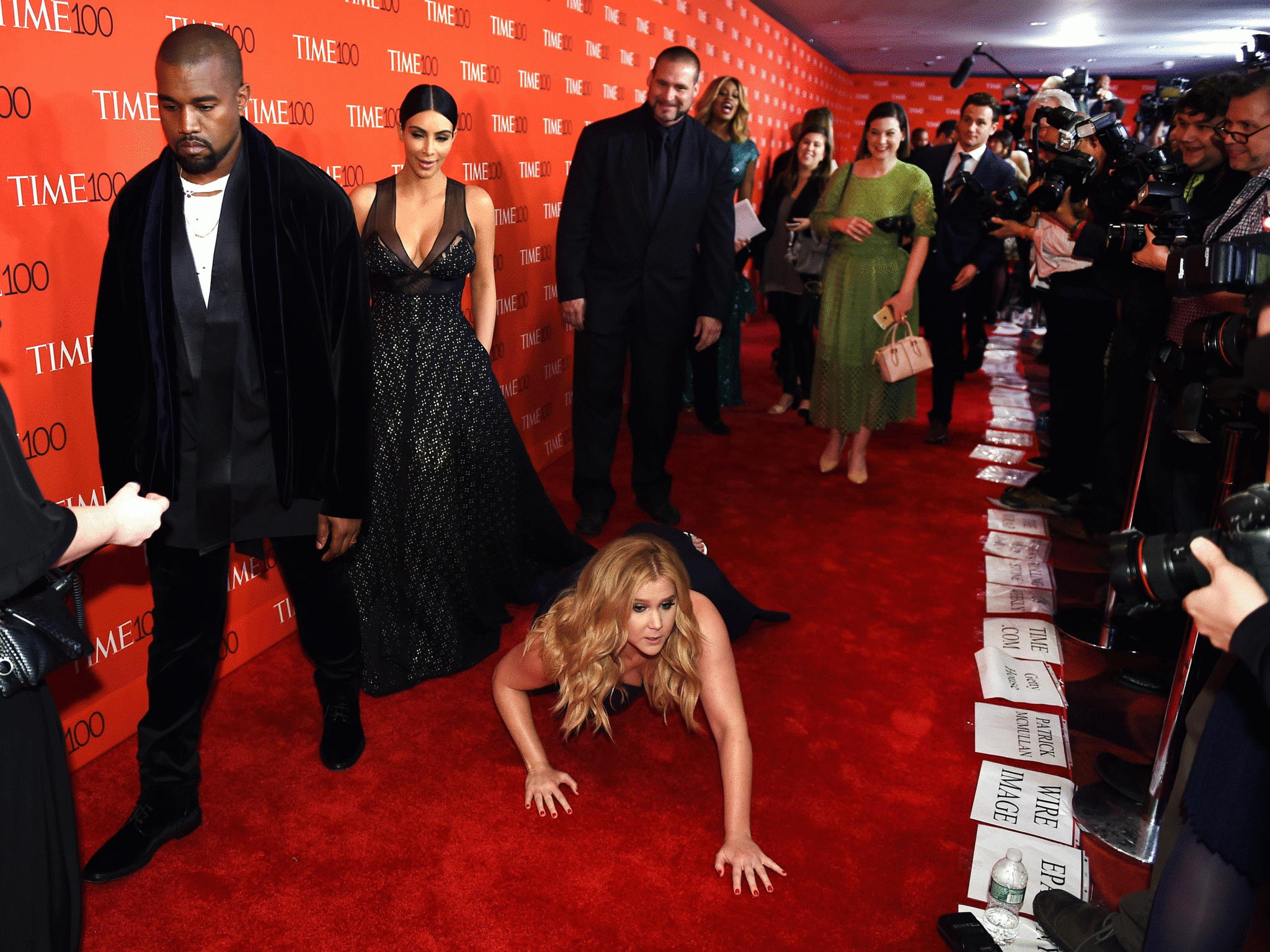 Amy Schumer Explains Her Bizarre Fall In Front Of Kim Kardashian