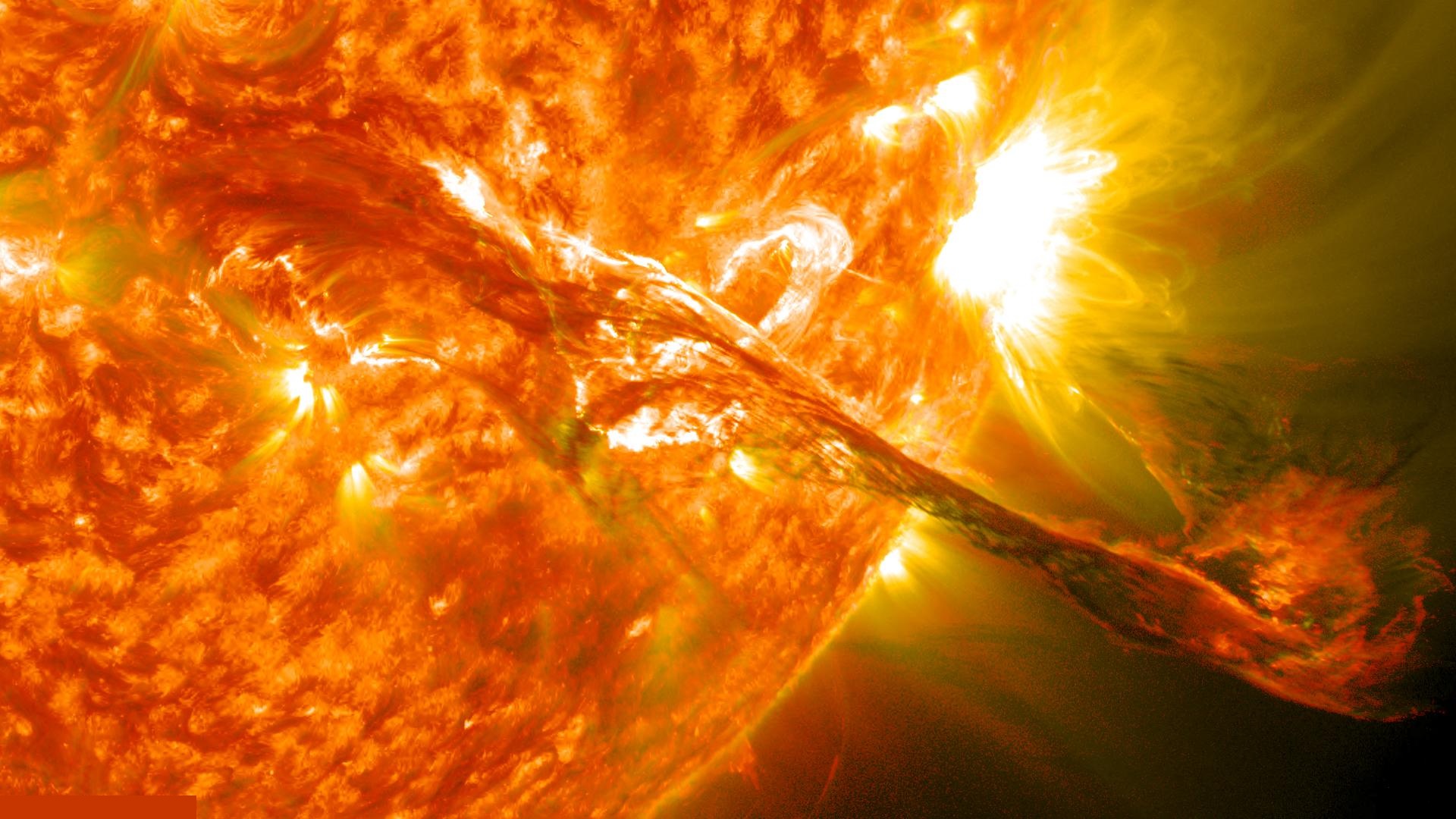 Displaying Image For Solar Flare Wallpaper