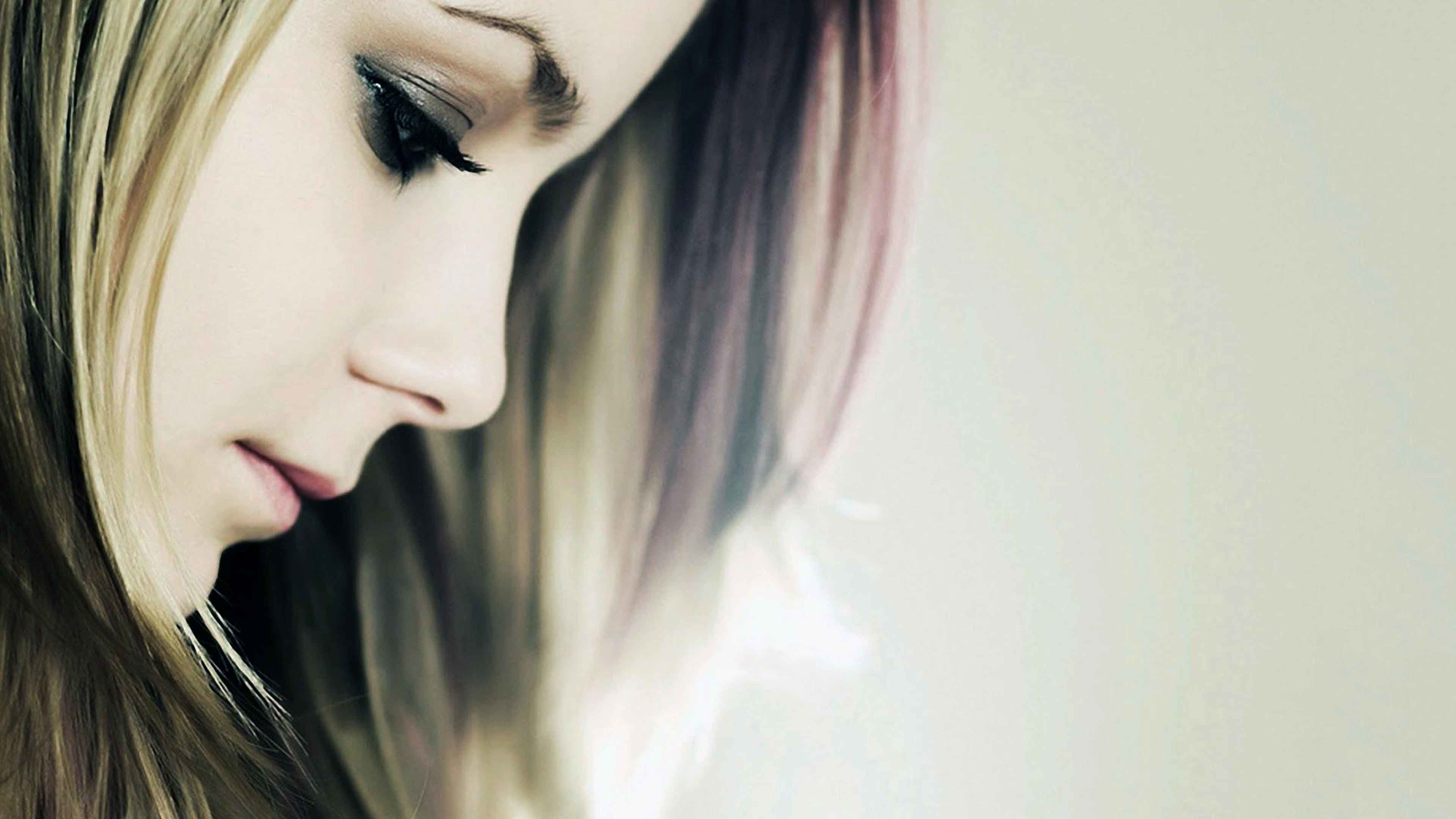 Sad Girl Wallpaper