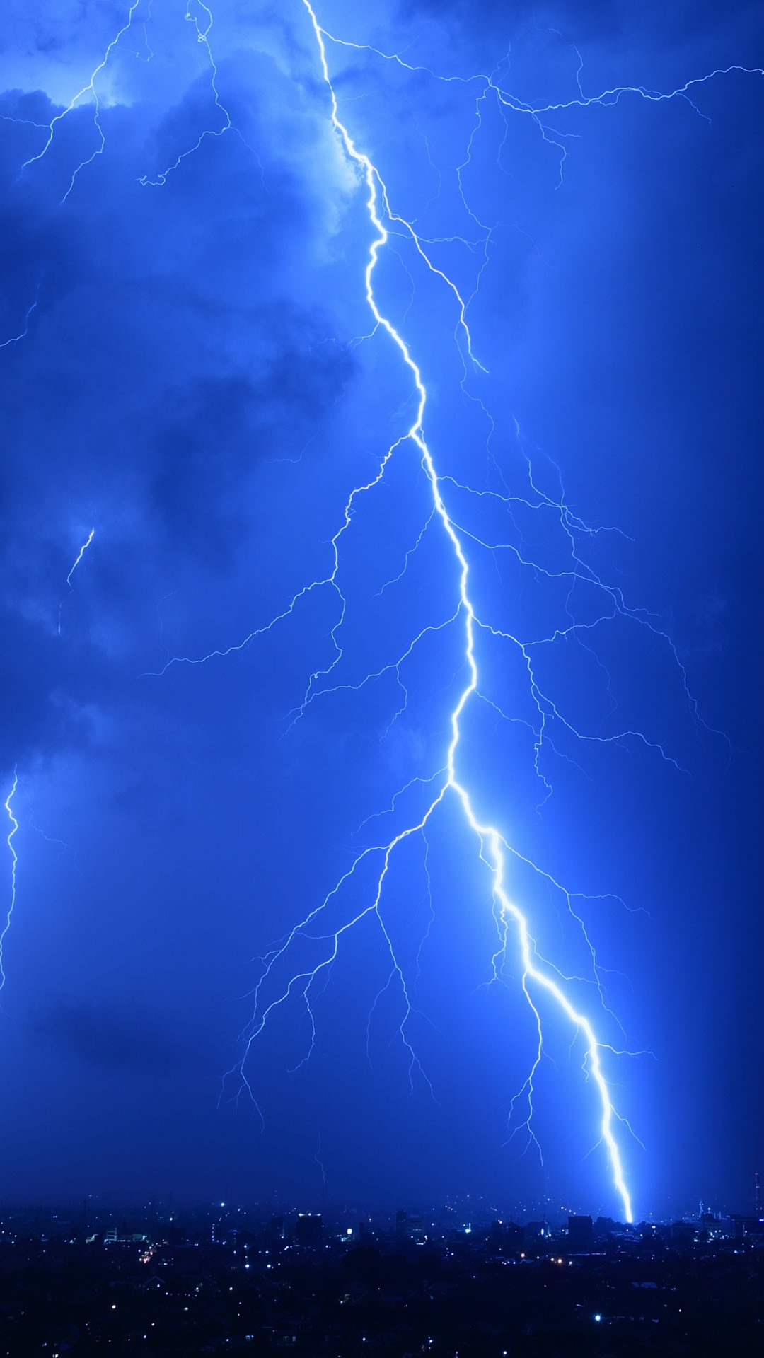 Lightning Strike Wallpaper