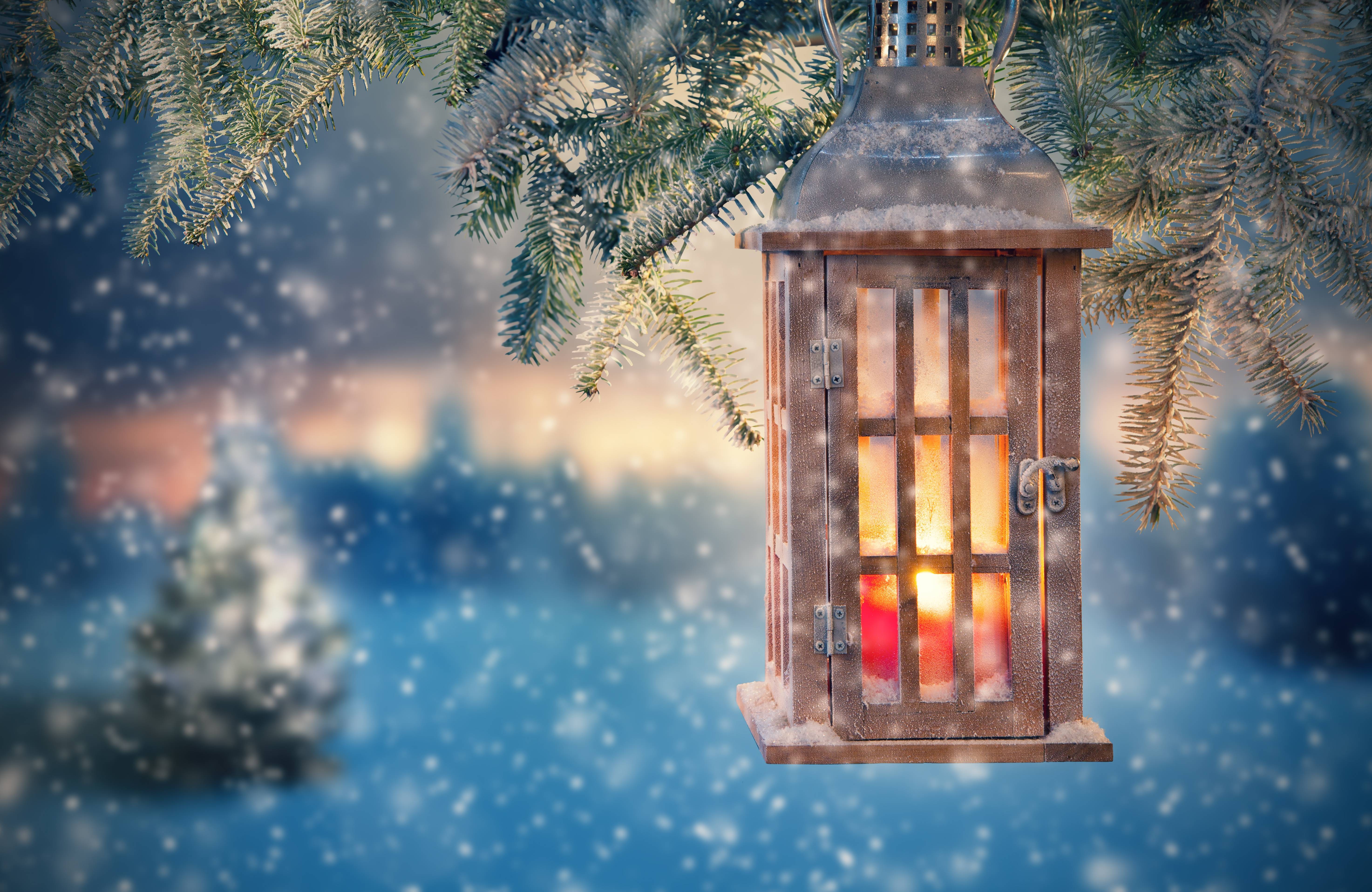 Lantern Wallpaper