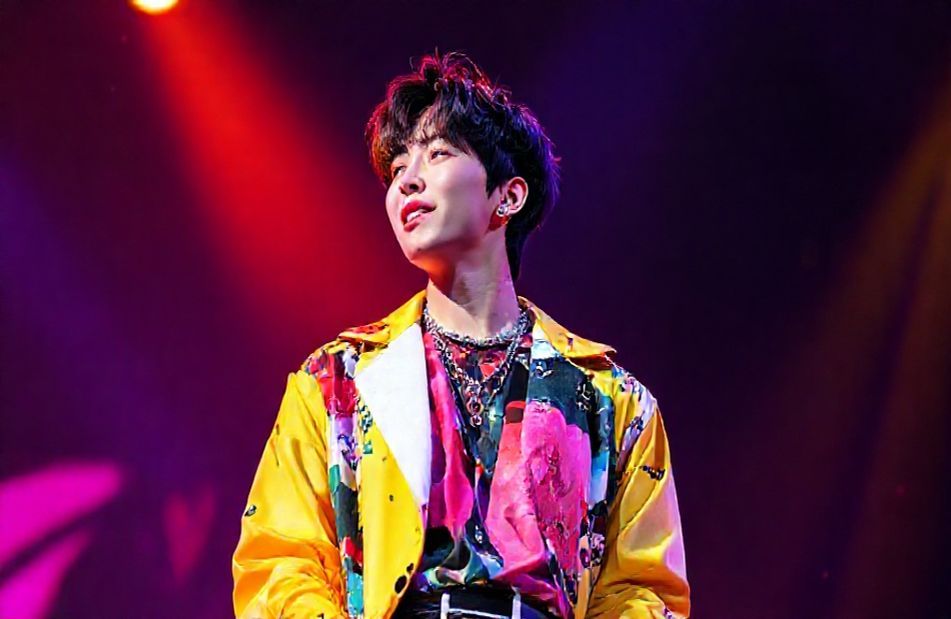 V Bts Idol Wallpaper