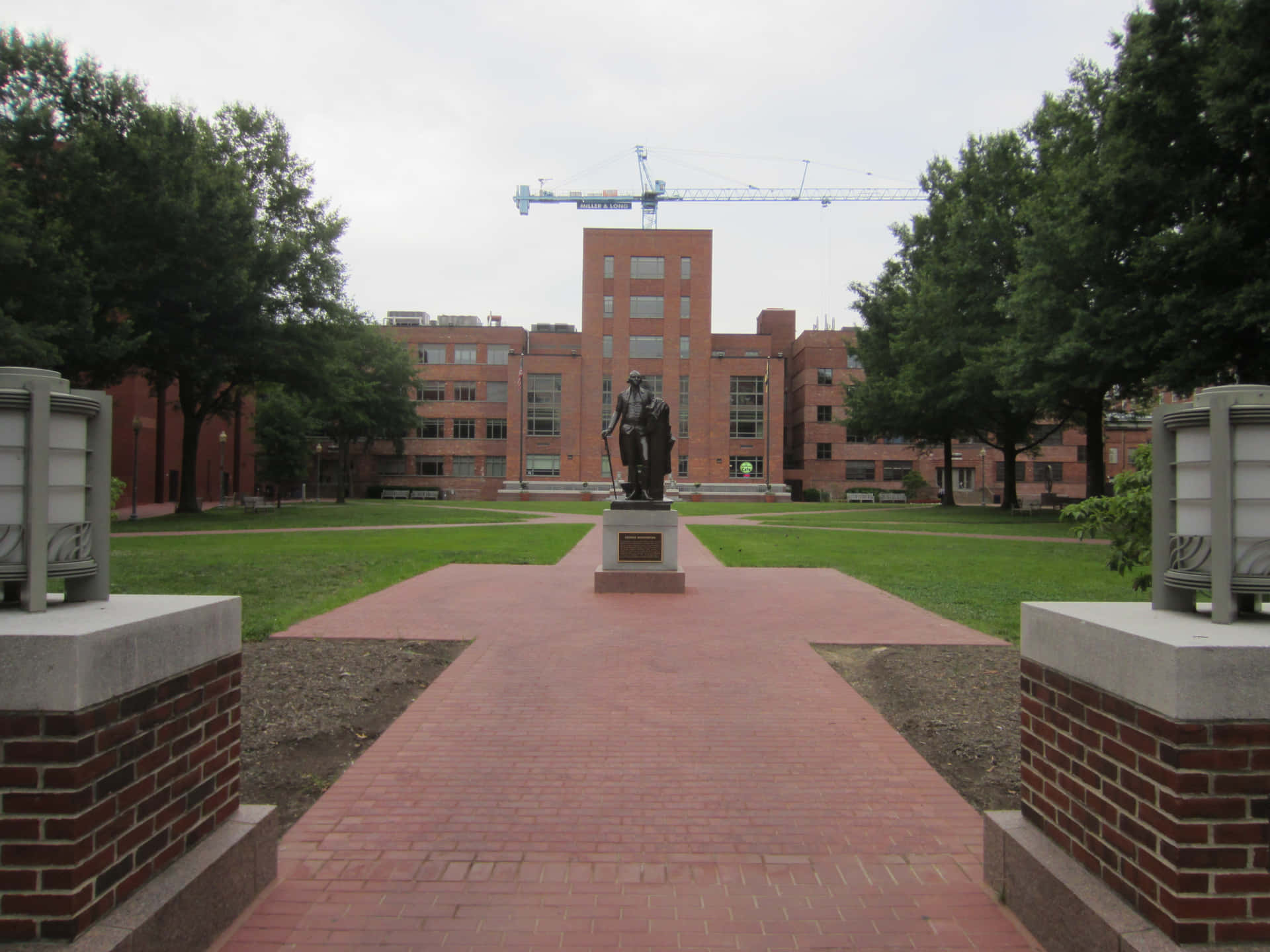 Tranquil Scene Of The Empty George Washington University Yard Wallpaper