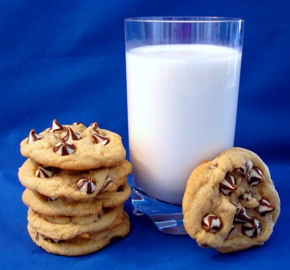 cookies and milk cookies 367297 593 552jpg