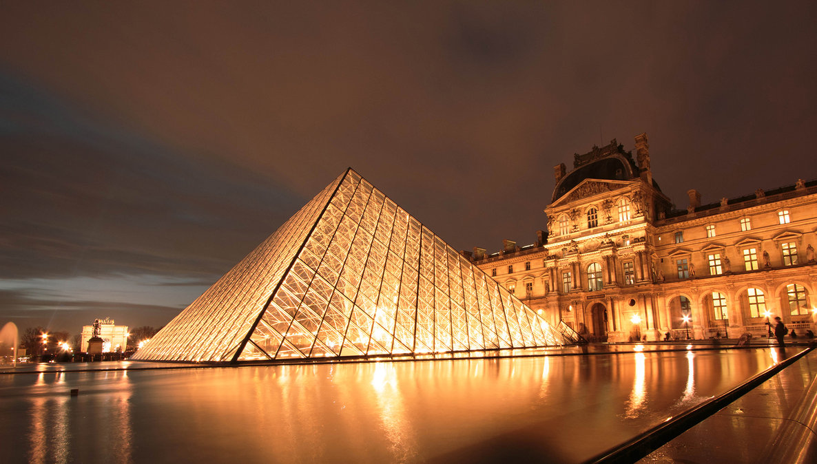 Paris By Night Louvre I Satania