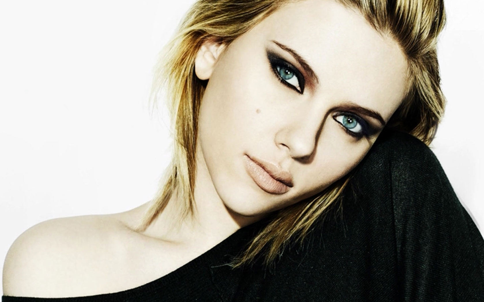 Scarlett Johansson Wallpaper Picture