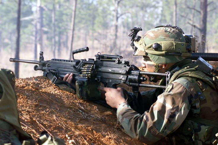 M249 SAW machine weapon gun military soldier ammo t wallpaper
