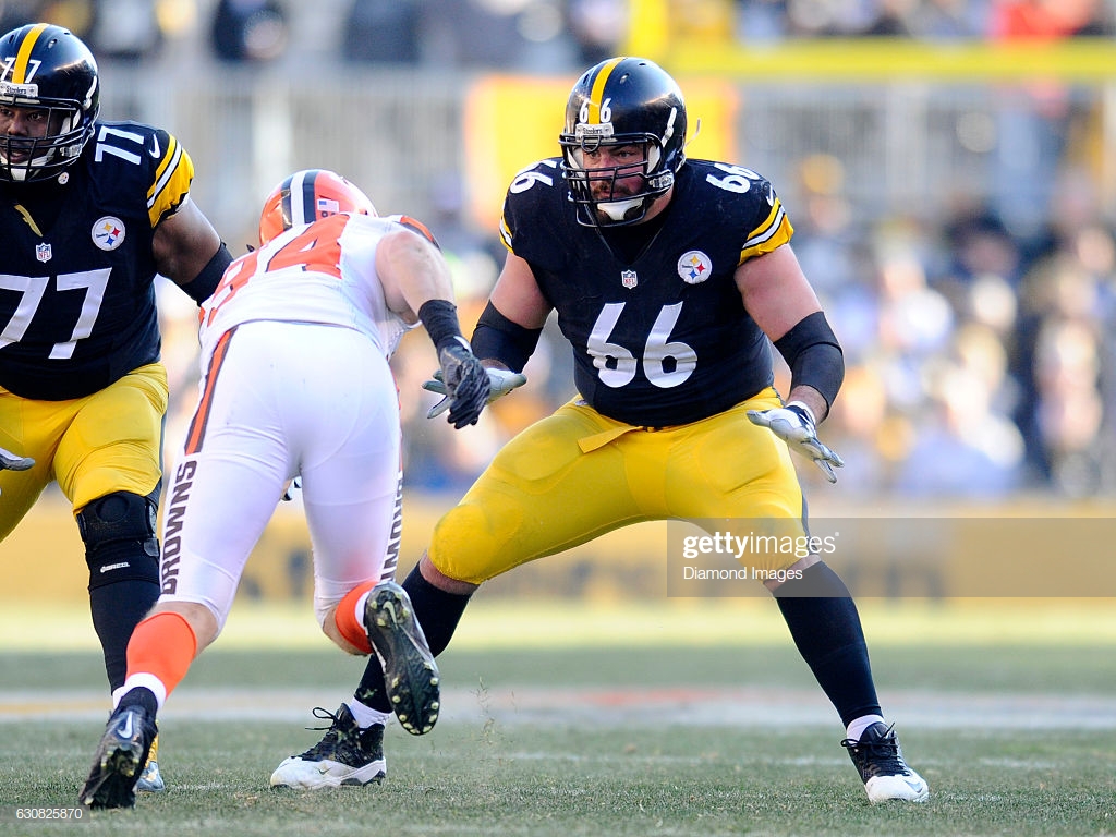 Right Guard David Decastro Of The Pittsburgh Steelers Prepares To