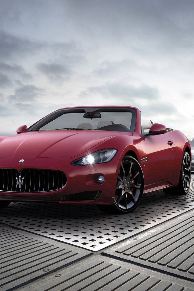 For iPhone Cars Wallpaper Maserati Gran Cabrio