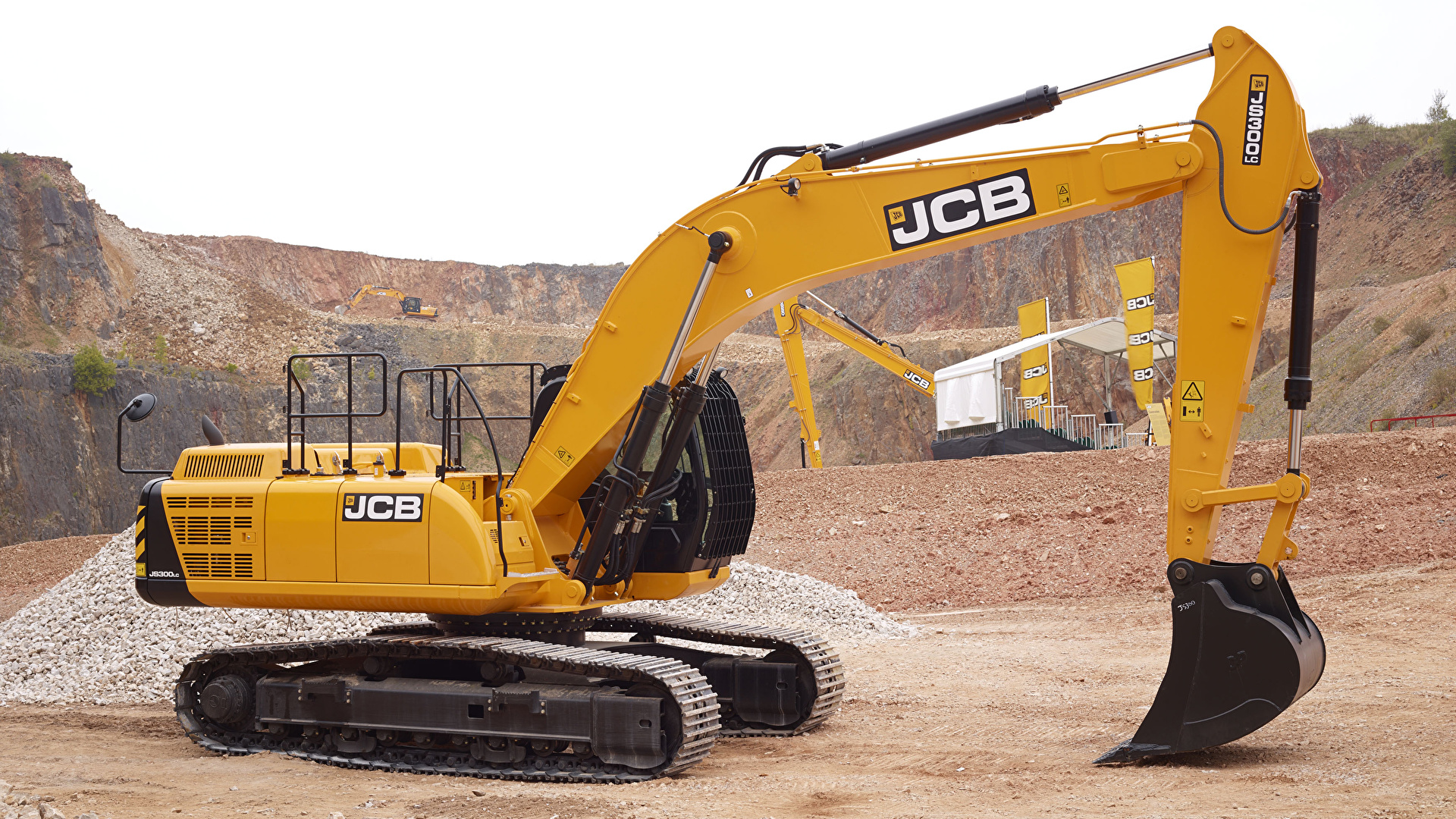 Photos Excavator Jcb Js300 Yellow