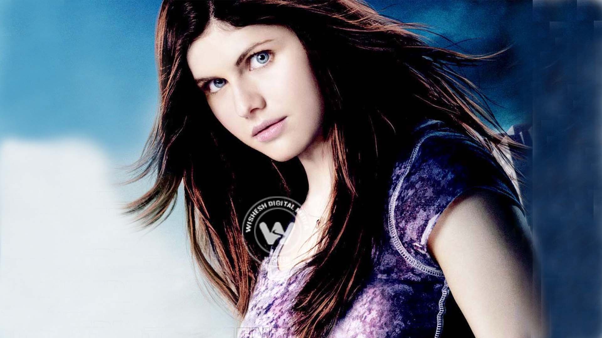 Alexandra Daddario Wallpaper