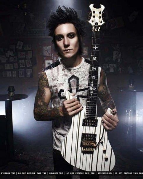 Synyster Gates Wallpaper Article Top Stars We Heart It