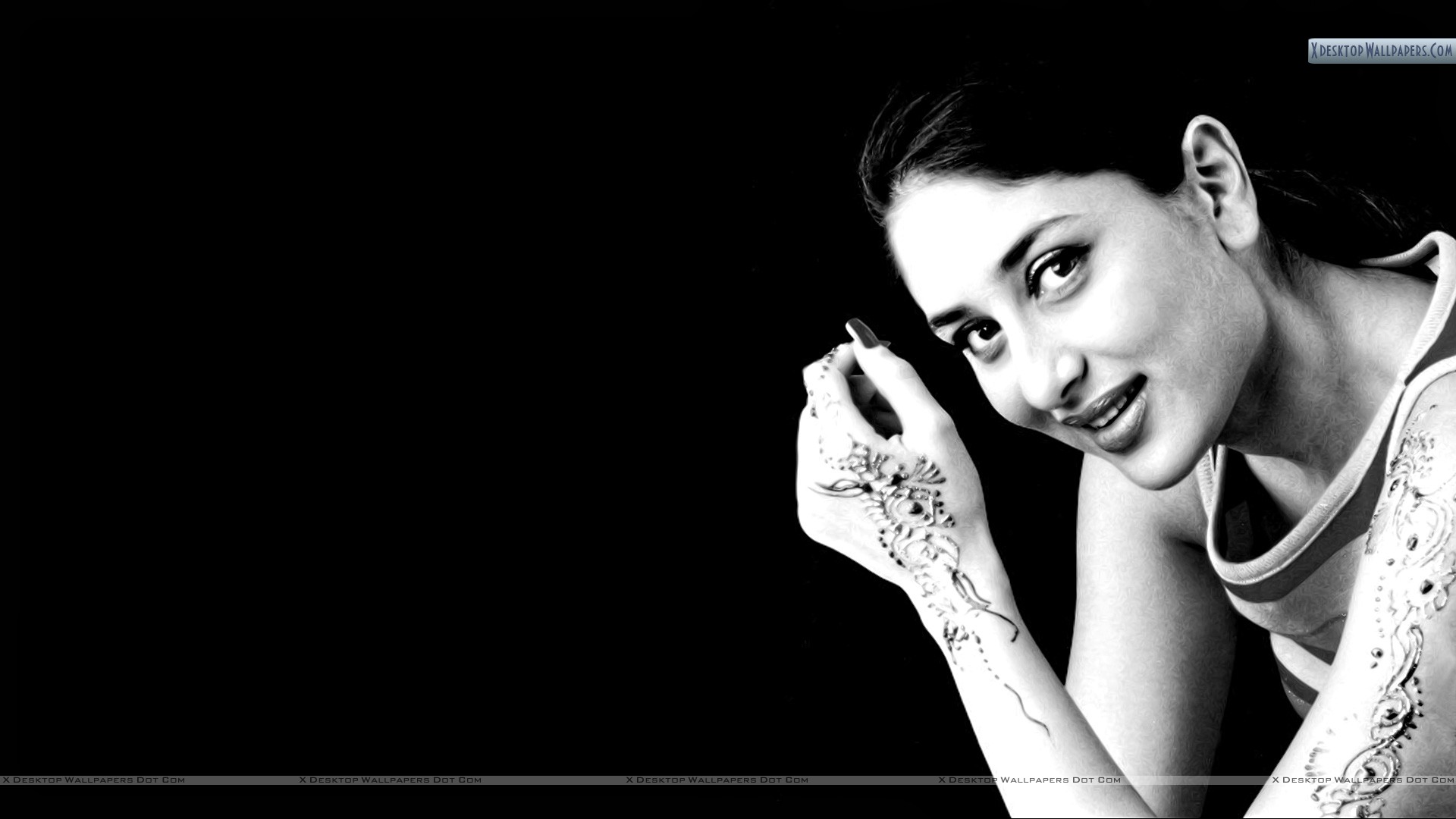 Cute Kareena Kapoor Black And White Wallpaper