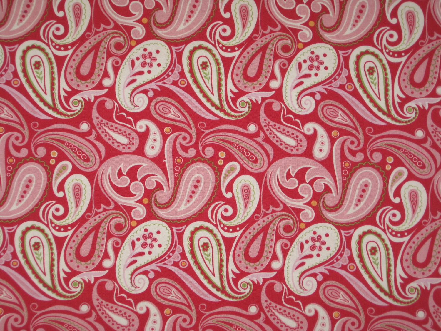 Pink Paisley Background Displaying Image For