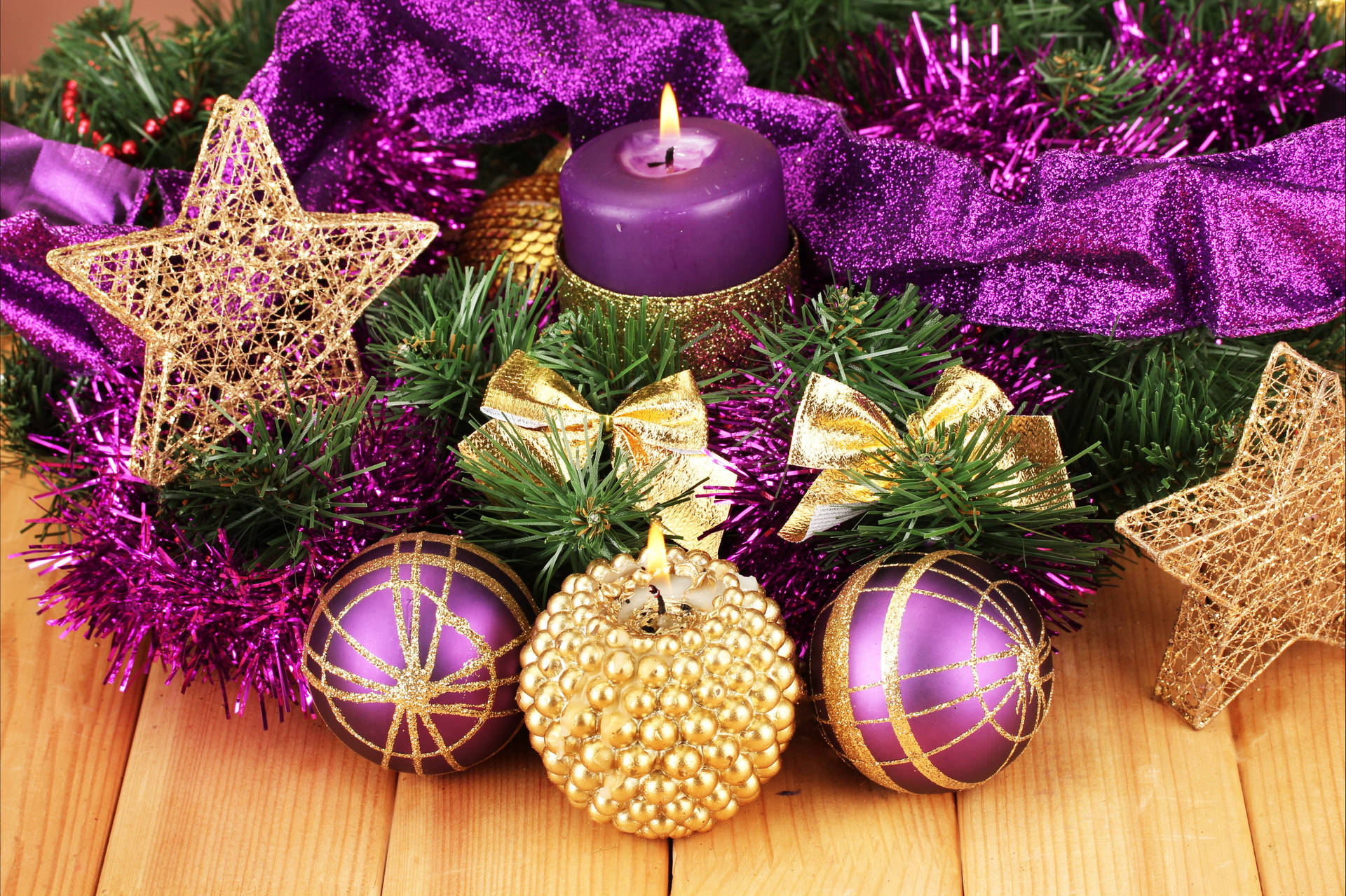 Christmas Balls Wallpaper