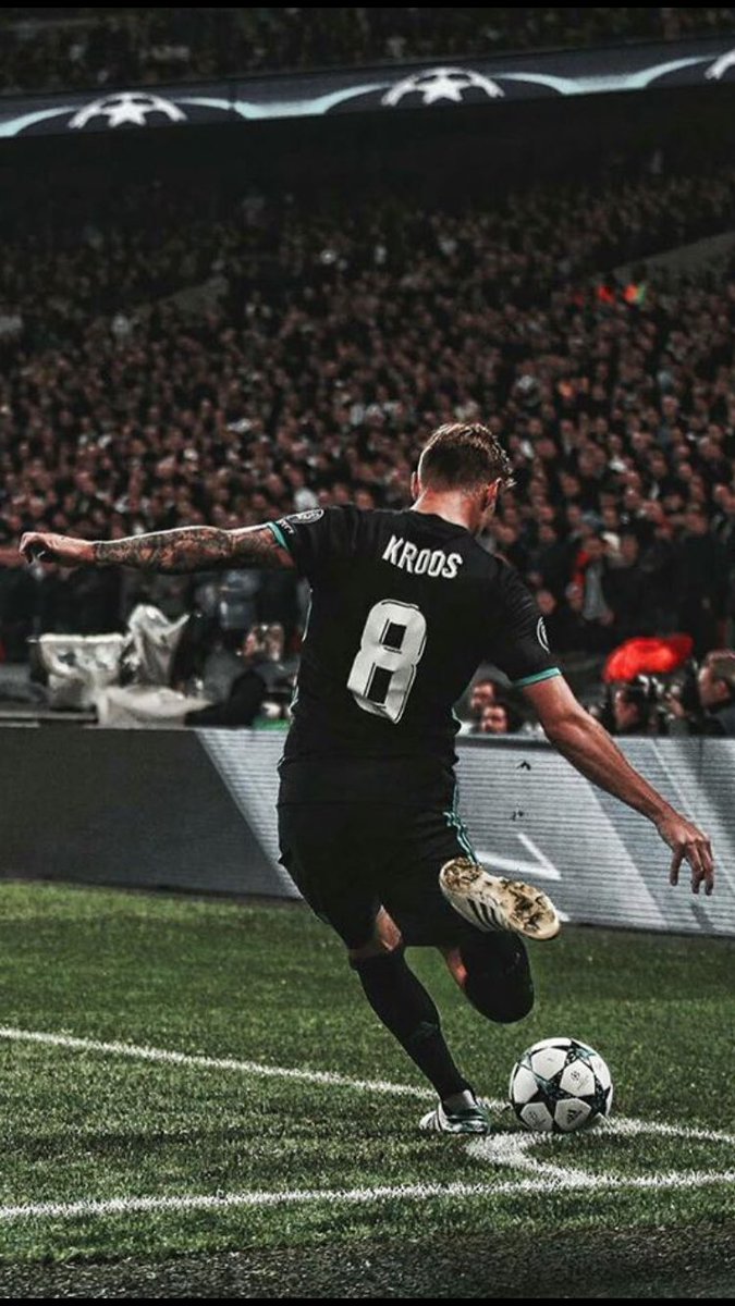 False On Toni Kroos X Real Madrid Lockscreen Wallpaper