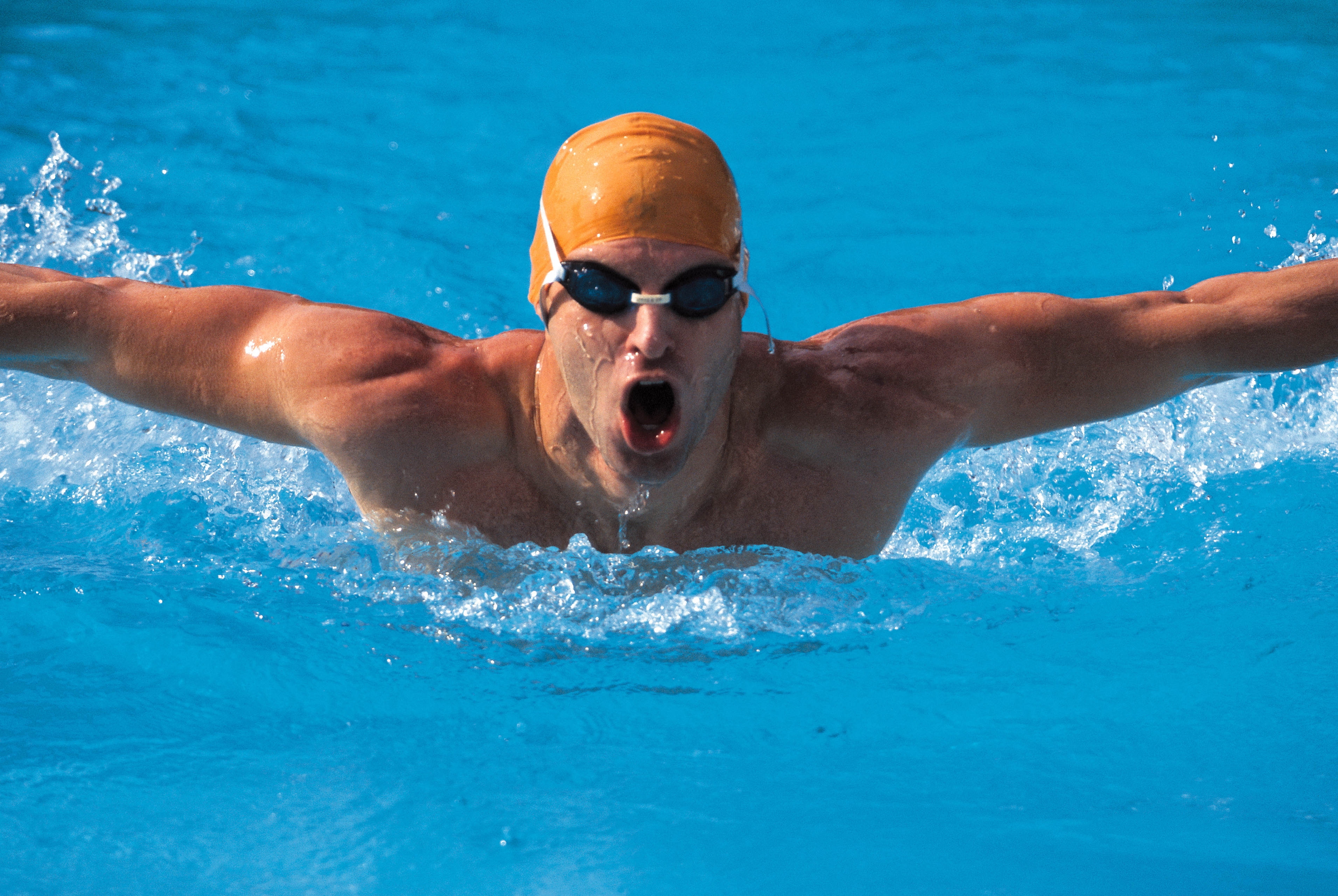 Download Wallpaper Man Swimmer Movement Pool HD Background 3822x2560