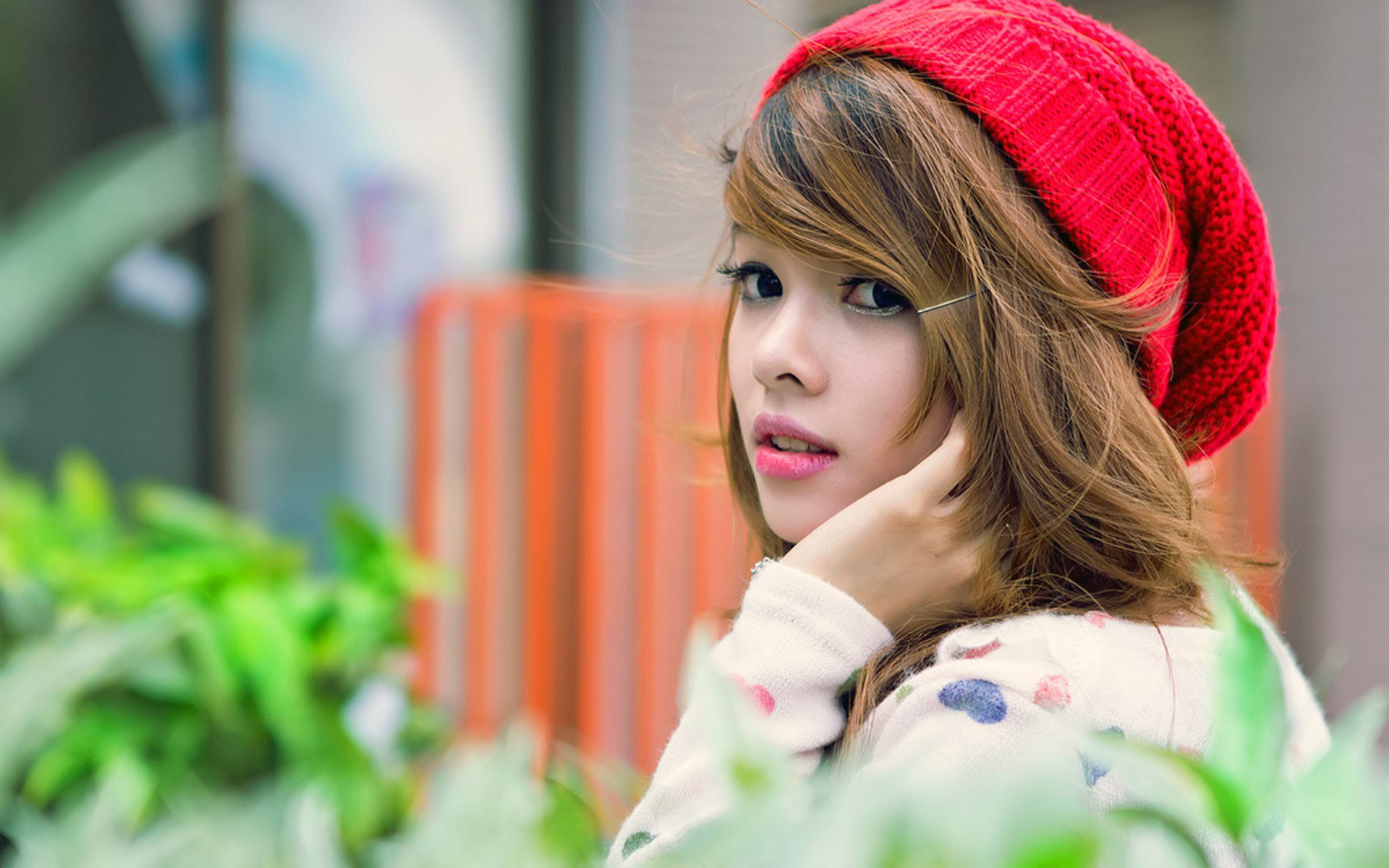 Cute Teen Girl Wallpaper