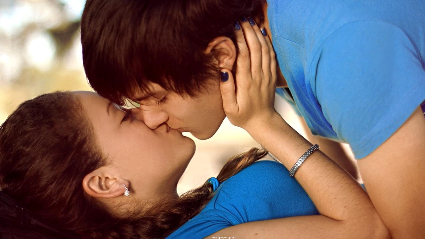 Lip To Kissing Of Couple Kiss Day Wallpaper For