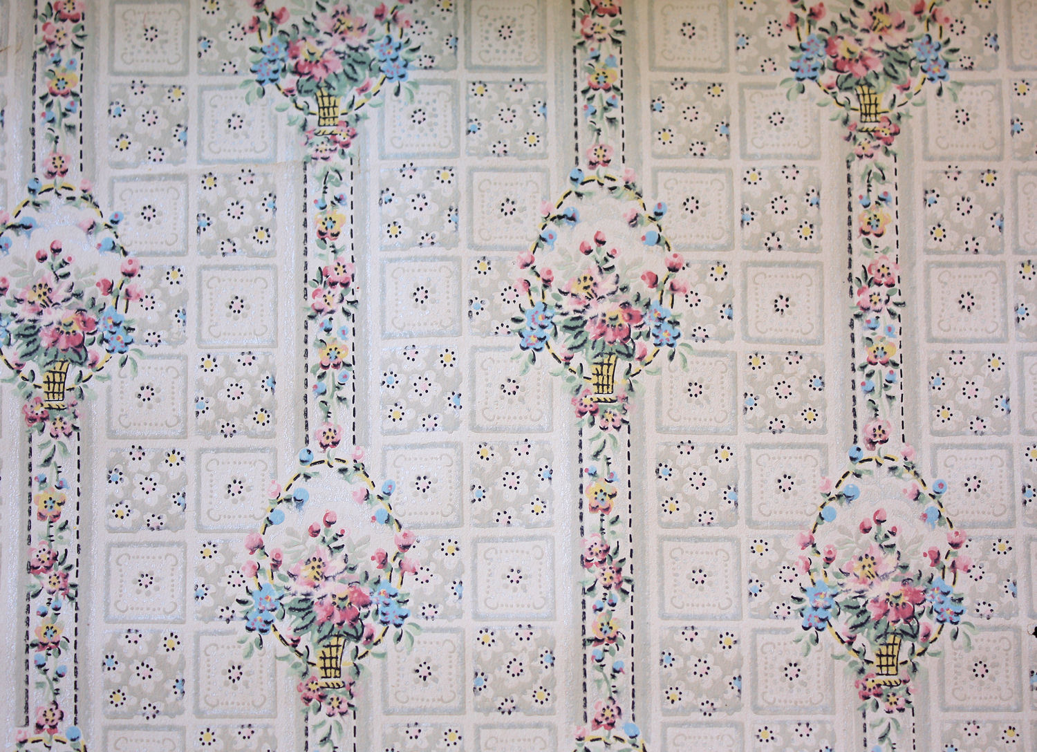 Vintage Pink Flower Wallpaper S
